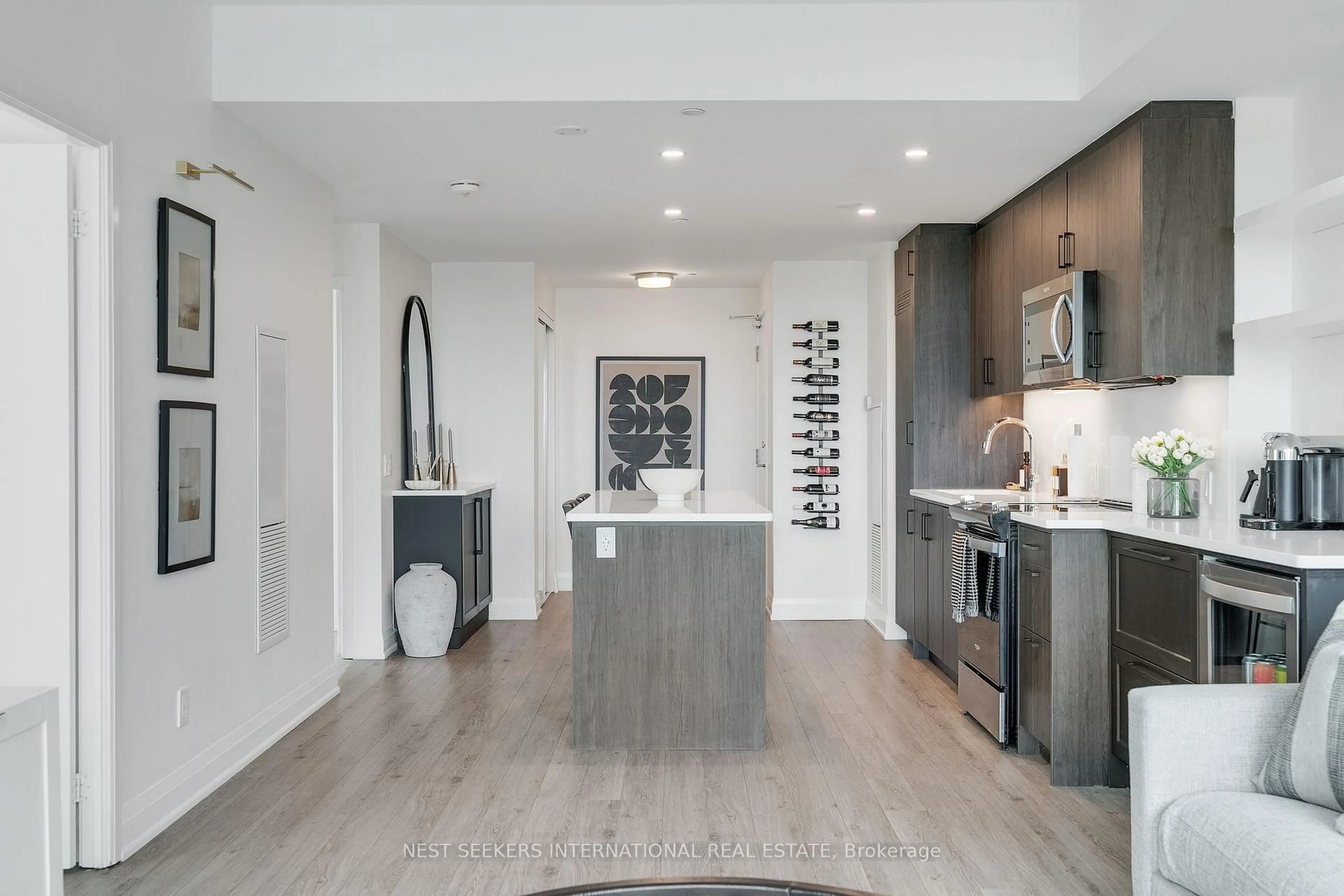 Open concept kitchen, unknown for 681 Yonge St #404, Barrie Ontario L4N 4E8