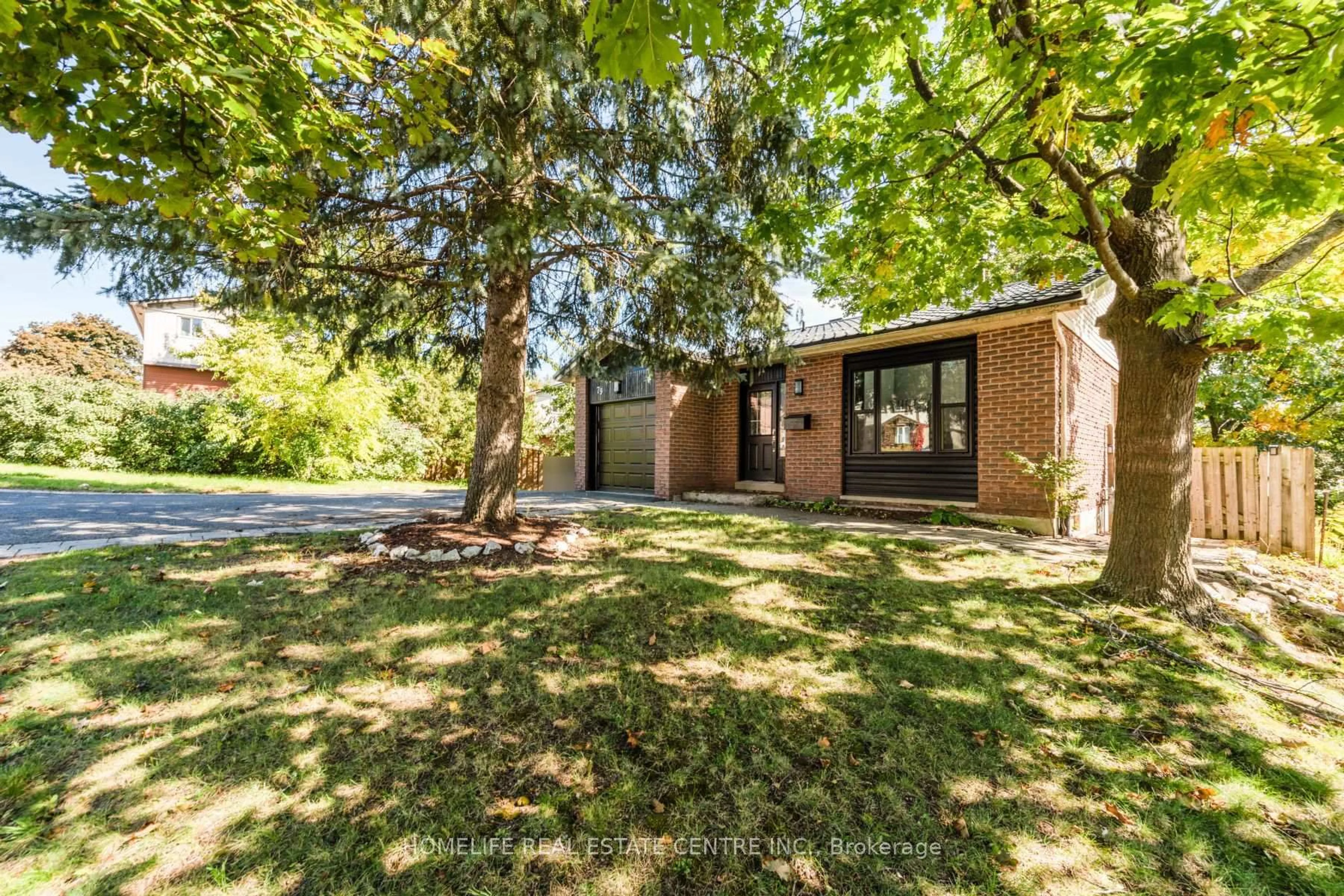 Home with brick exterior material, street for 79 Fox Ru, Barrie Ontario L4N 5L6
