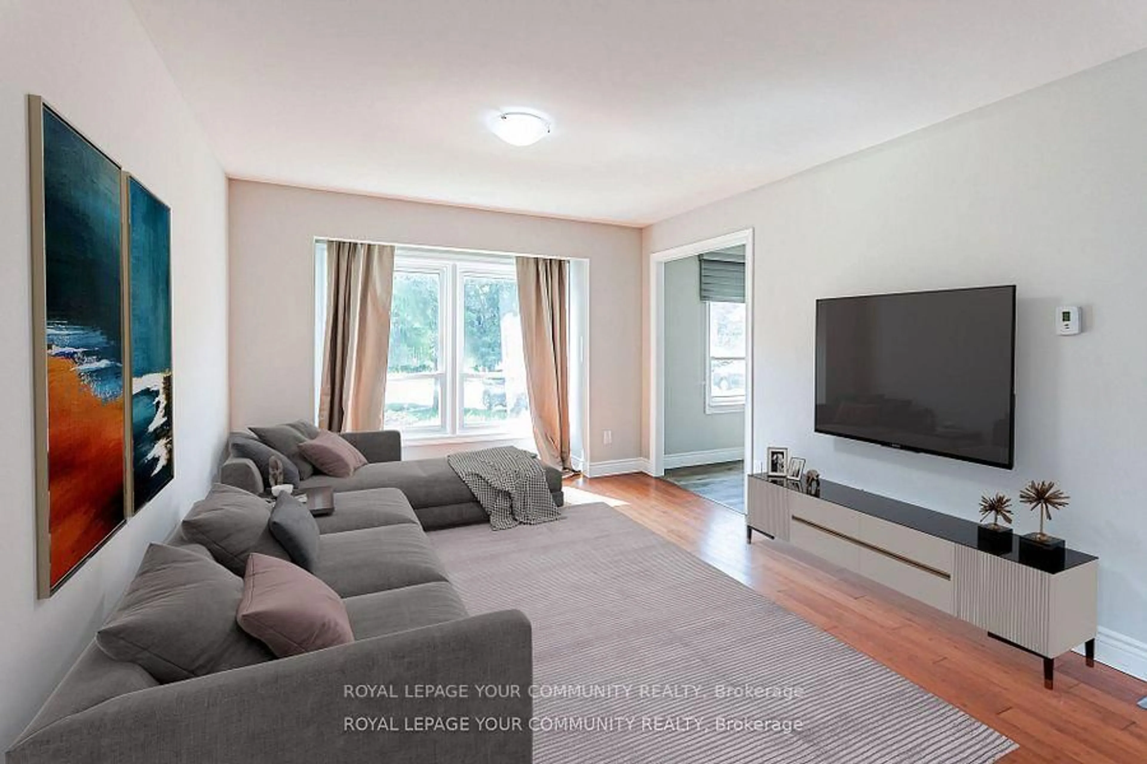 Living room with furniture, unknown for 21 Ashdale Crt, Barrie Ontario L4M 5B5