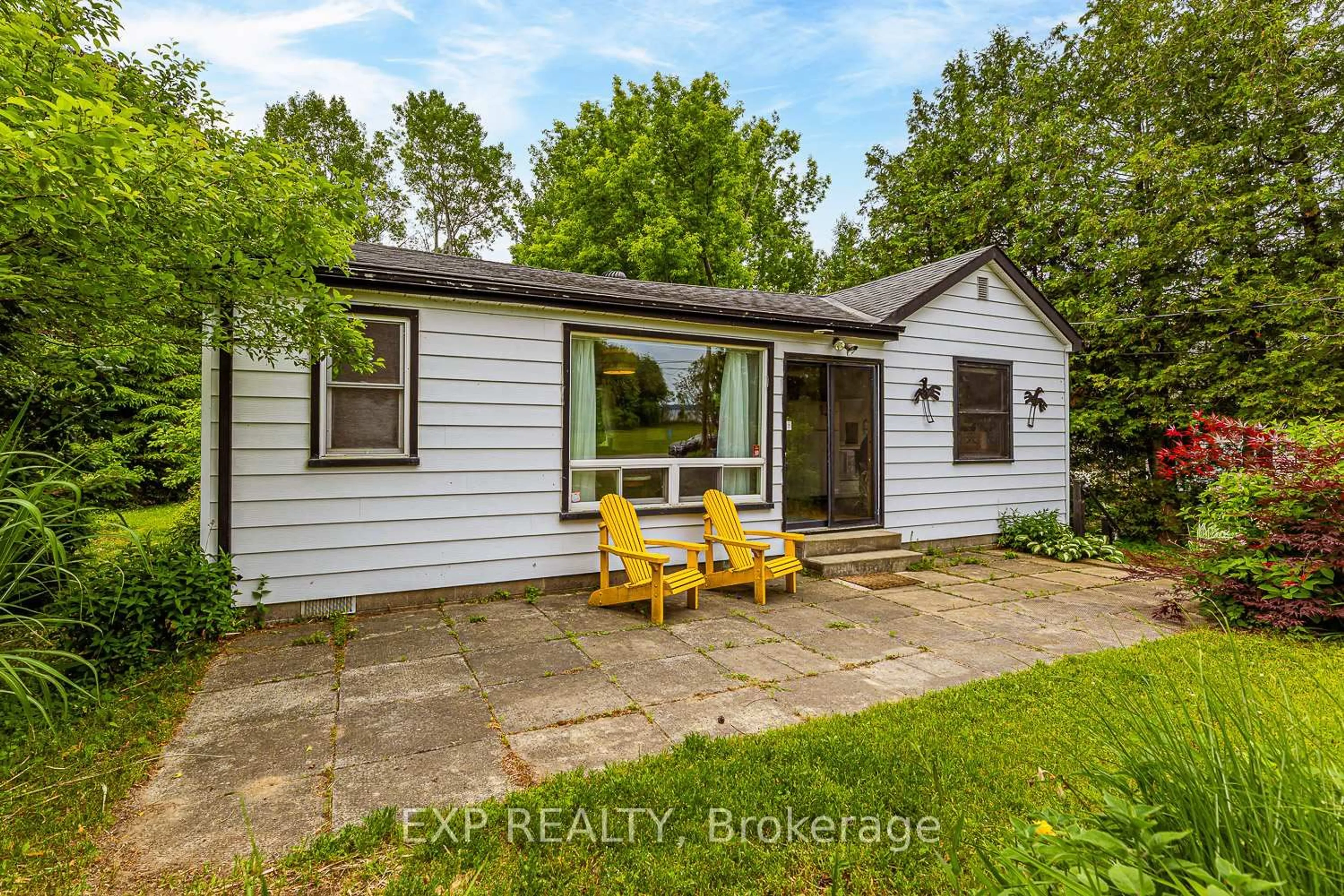 A pic from outside/outdoor area/front of a property/back of a property/a pic from drone, street for 141 Patterson Blvd, Tay Ontario M1G 2J2