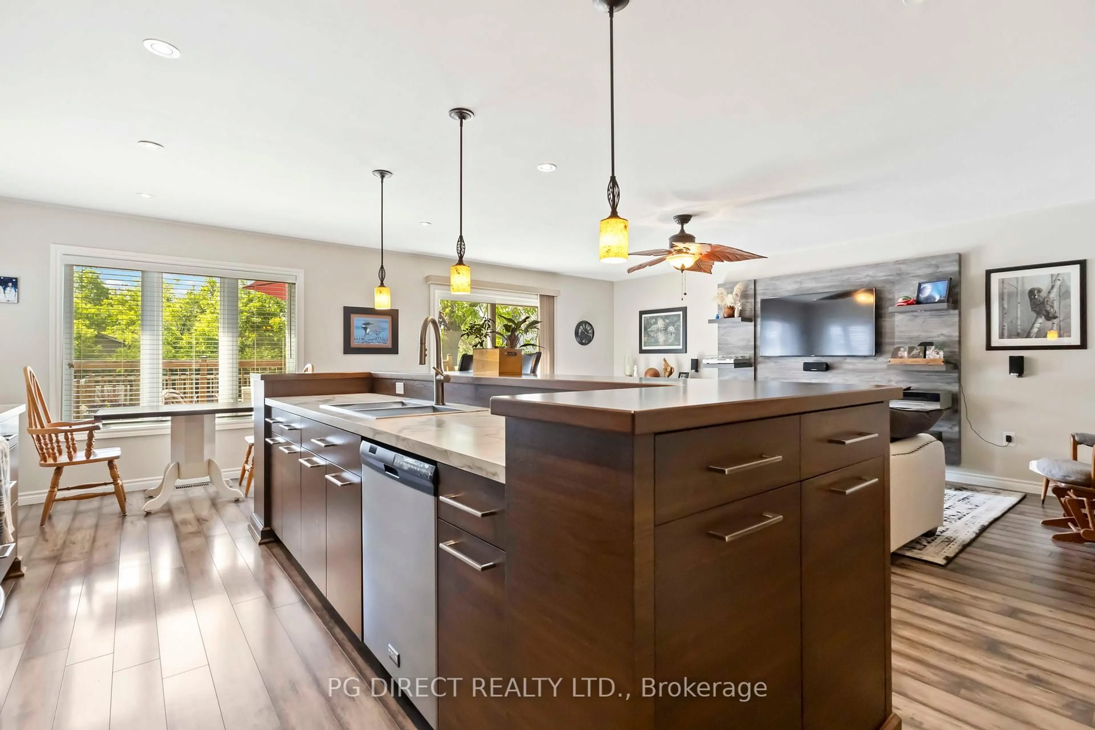 Open concept kitchen, unknown for 99 James St, Orillia Ontario L3V 1L4