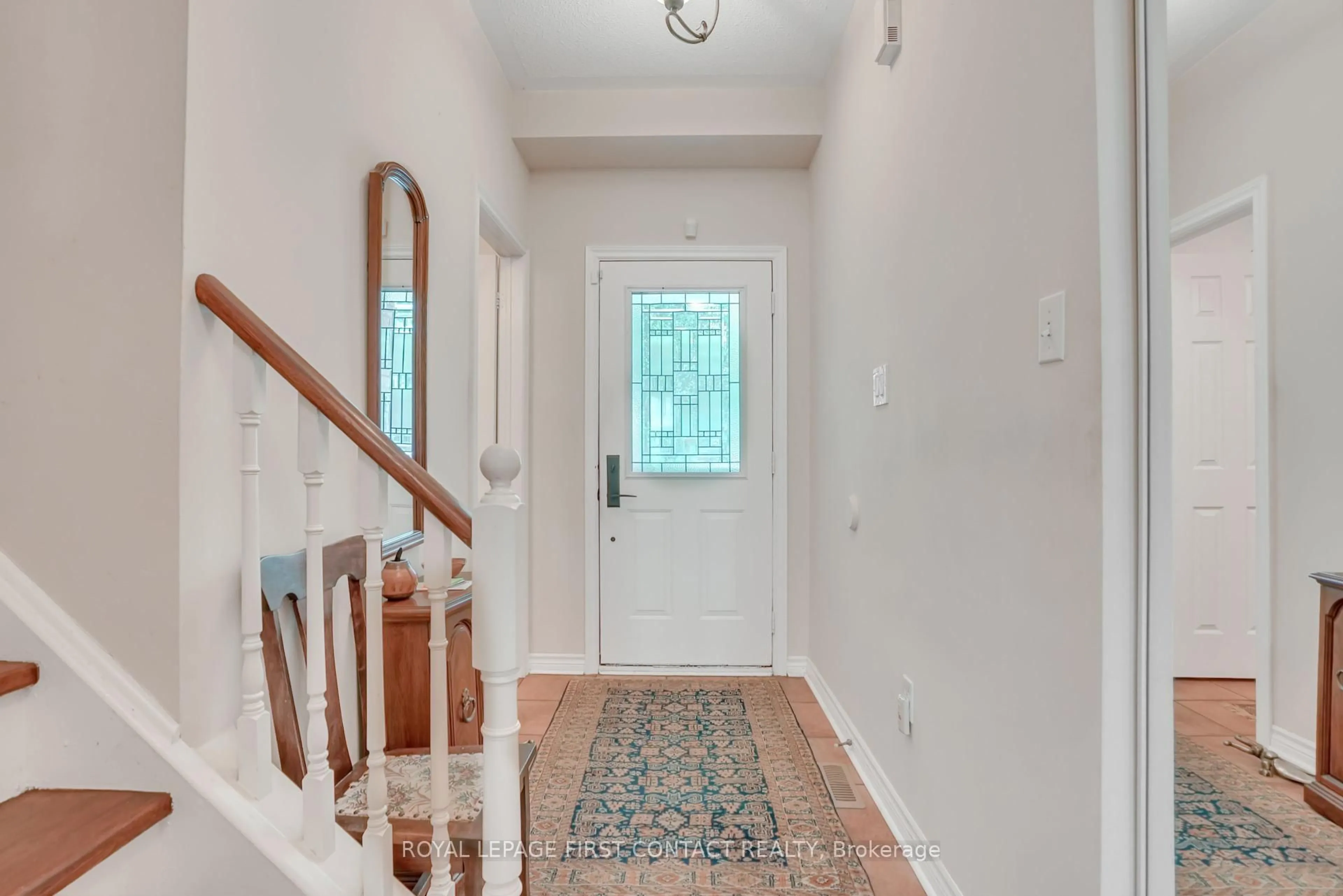 Indoor entryway for 126 Bruce Cres, Barrie Ontario L4N 8P4