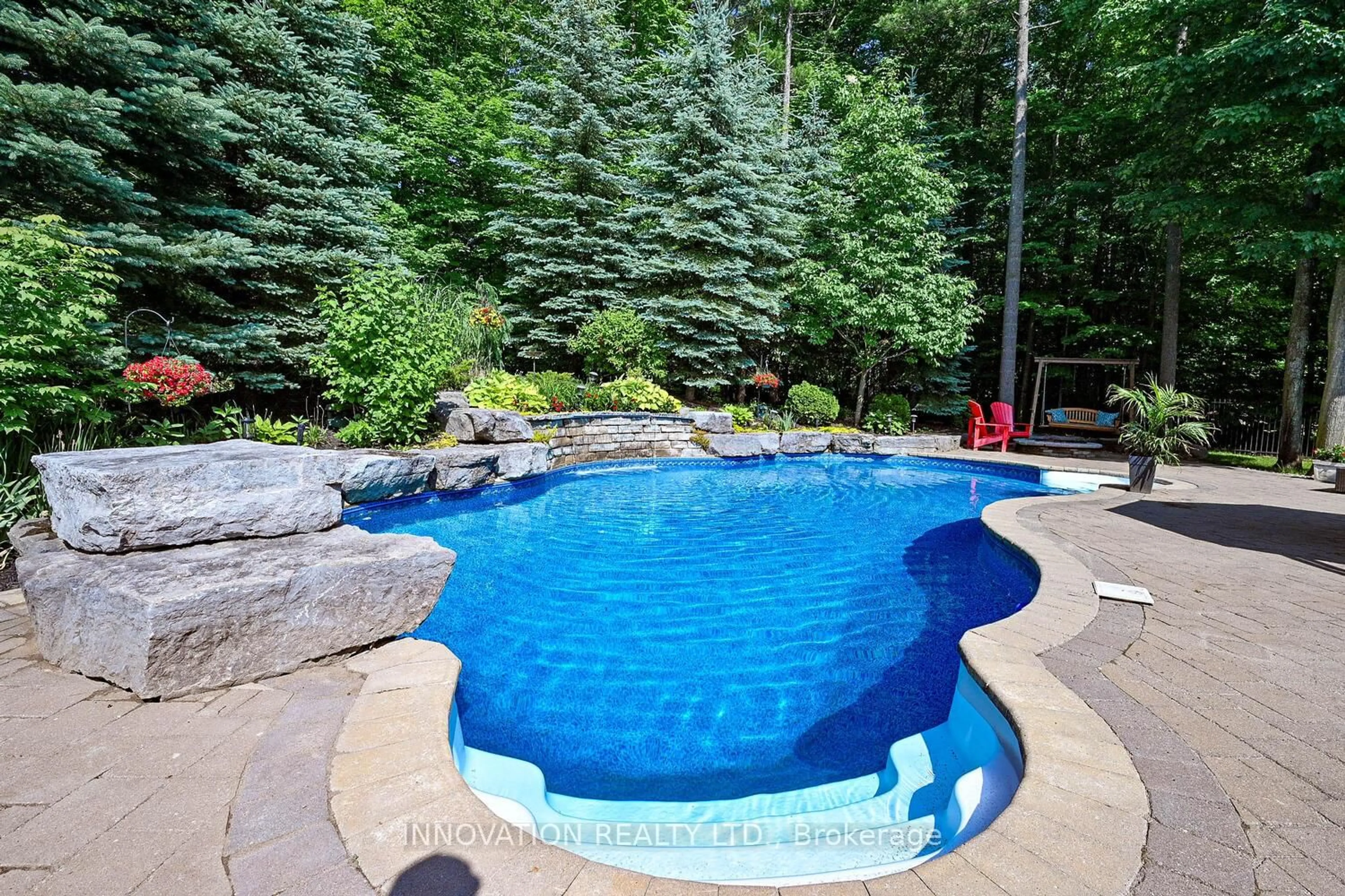 Pool for 28 LADDIE Lane, Springwater Ontario L9X 0C3
