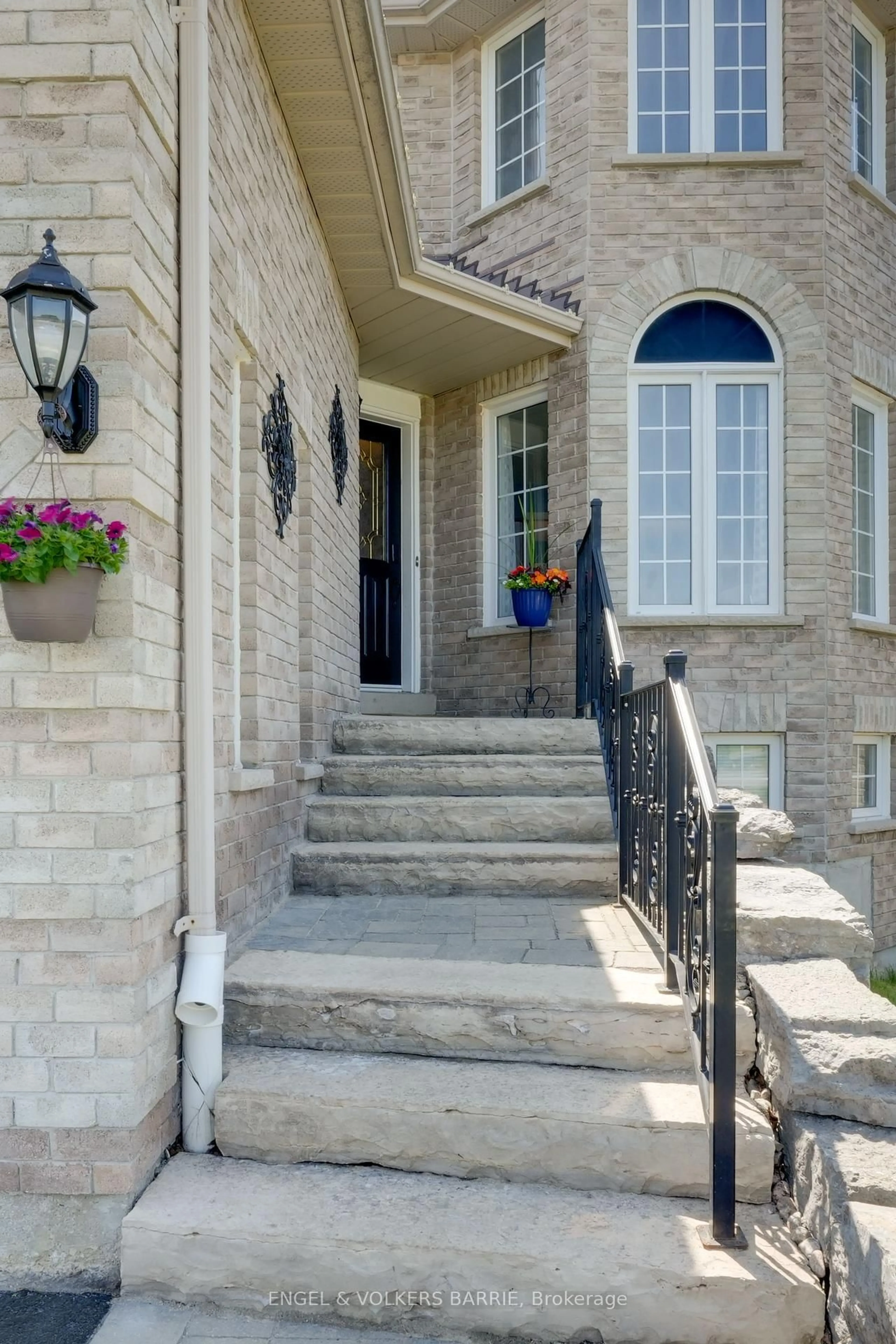 Home with brick exterior material, street for 14 Muir Dr, Barrie Ontario L4N 0H9