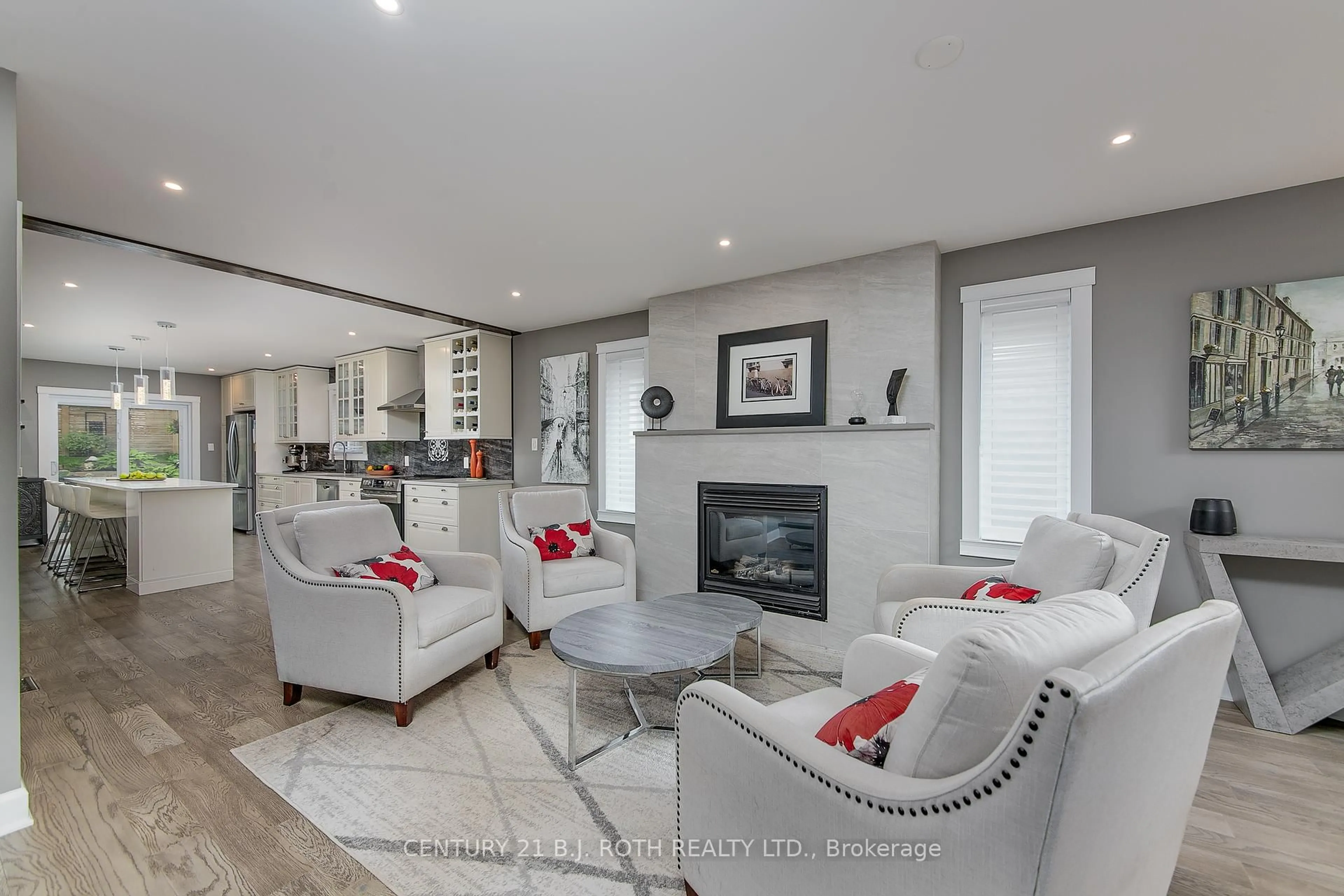 Living room with furniture, unknown for 26 Monique Cres, Barrie Ontario L4M 6Y3