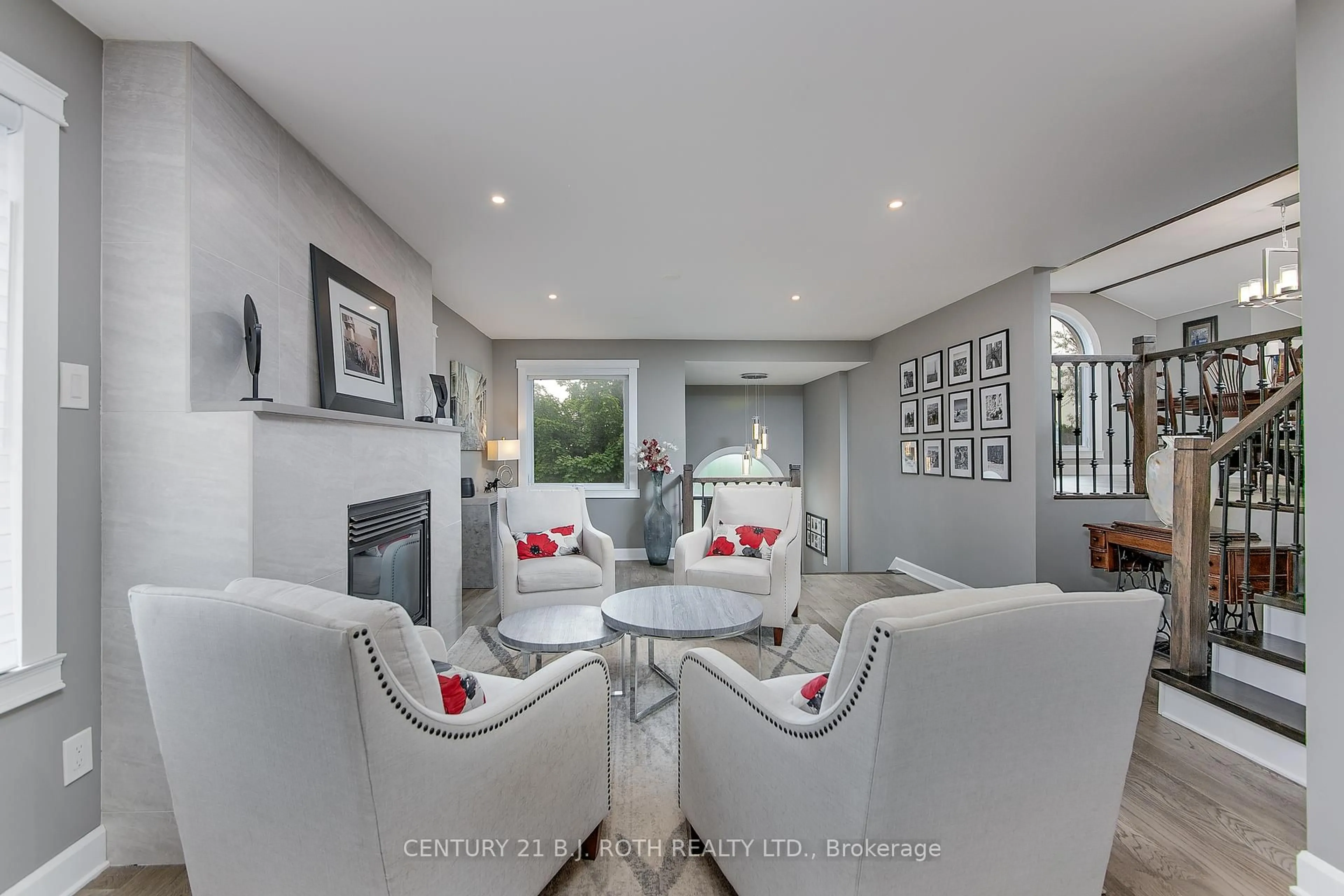 Living room with furniture, unknown for 26 Monique Cres, Barrie Ontario L4M 6Y3