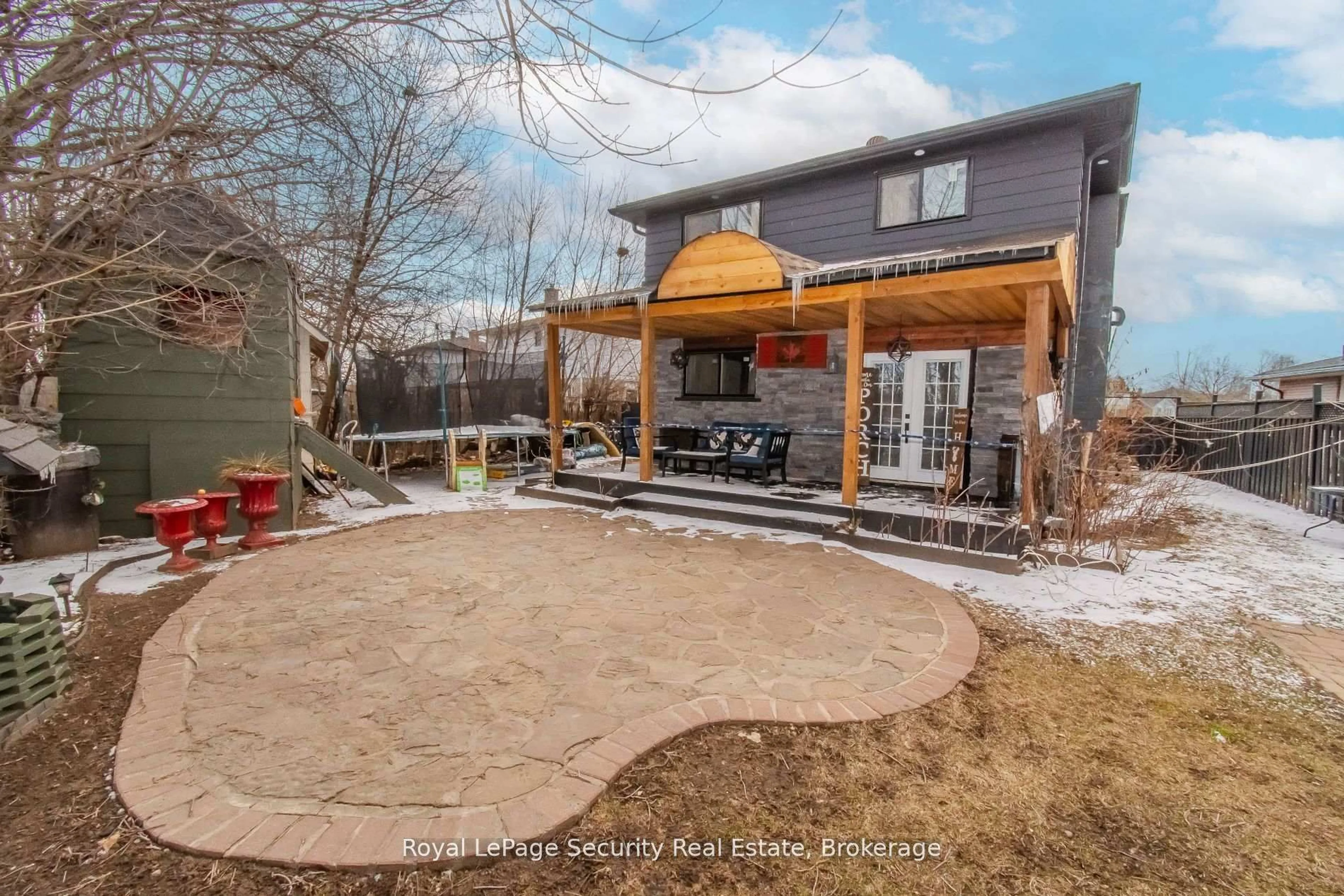 Patio, unknown for 73 College Cres, Barrie Ontario L4M 2W5