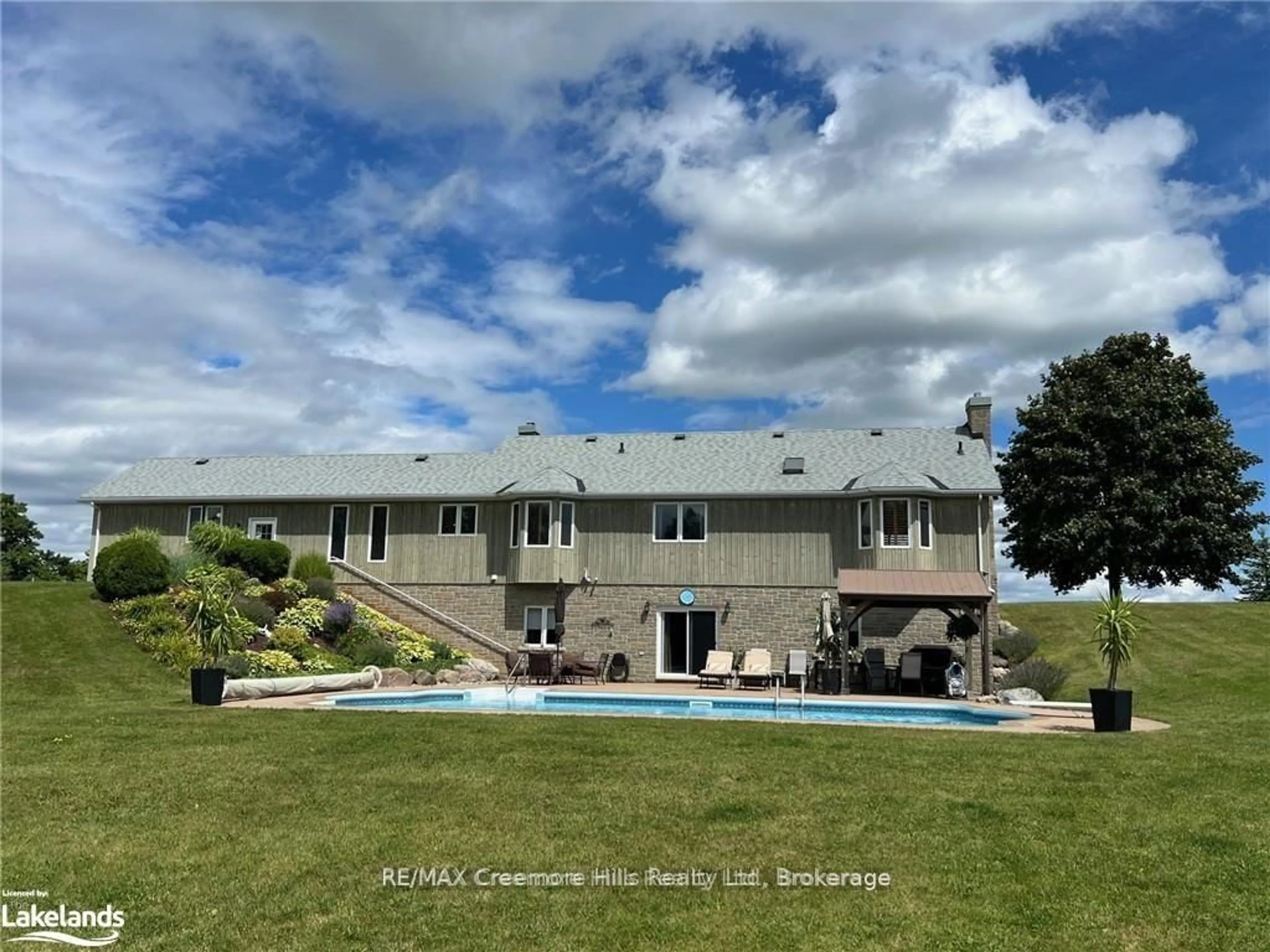 A pic from outside/outdoor area/front of a property/back of a property/a pic from drone, water/lake/river/ocean view for 2332 Centre Line Rd, Clearview Ontario L0M 1G0
