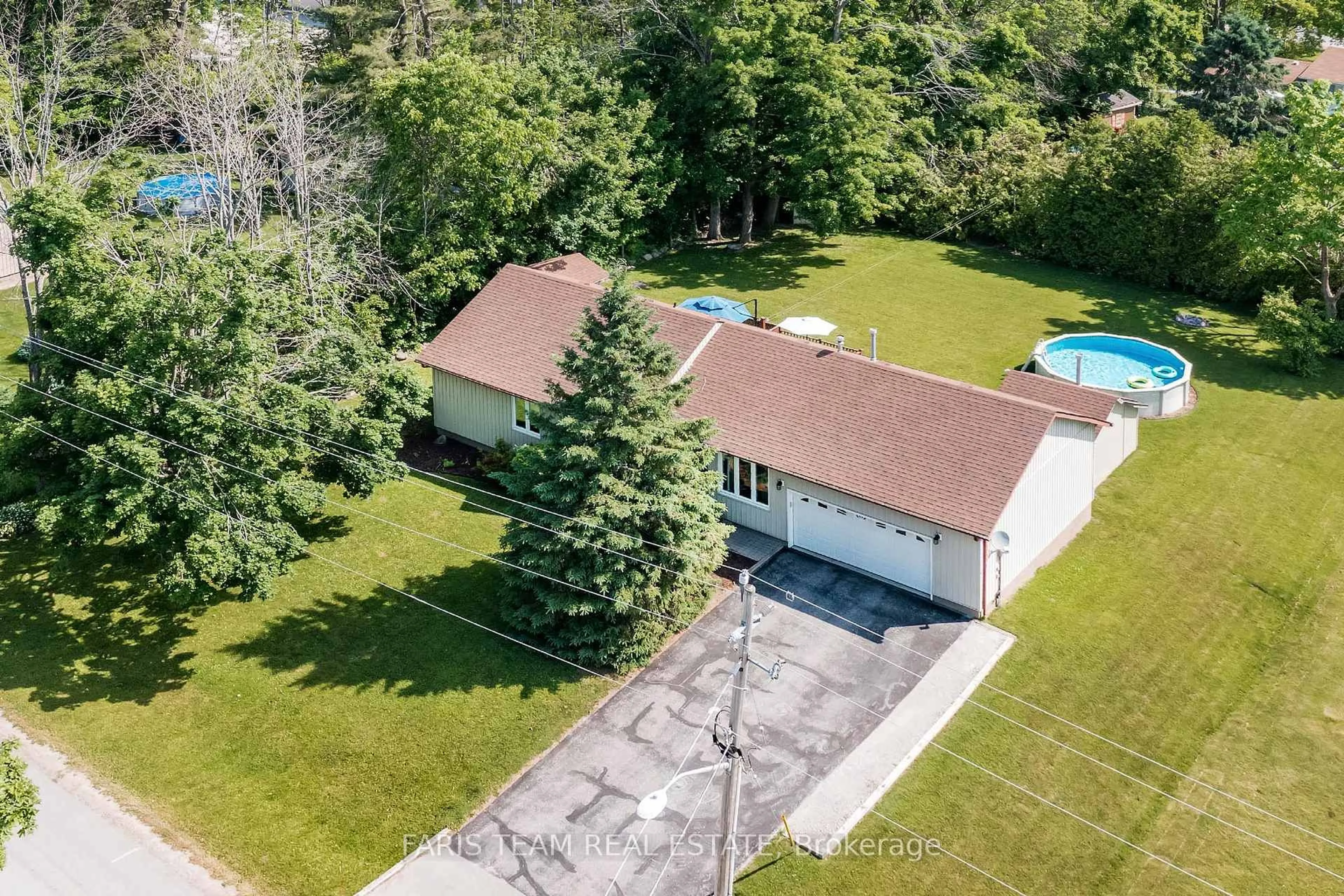 A pic from outside/outdoor area/front of a property/back of a property/a pic from drone, unknown for 5509 Line 8, Oro-Medonte Ontario L0K 1N0