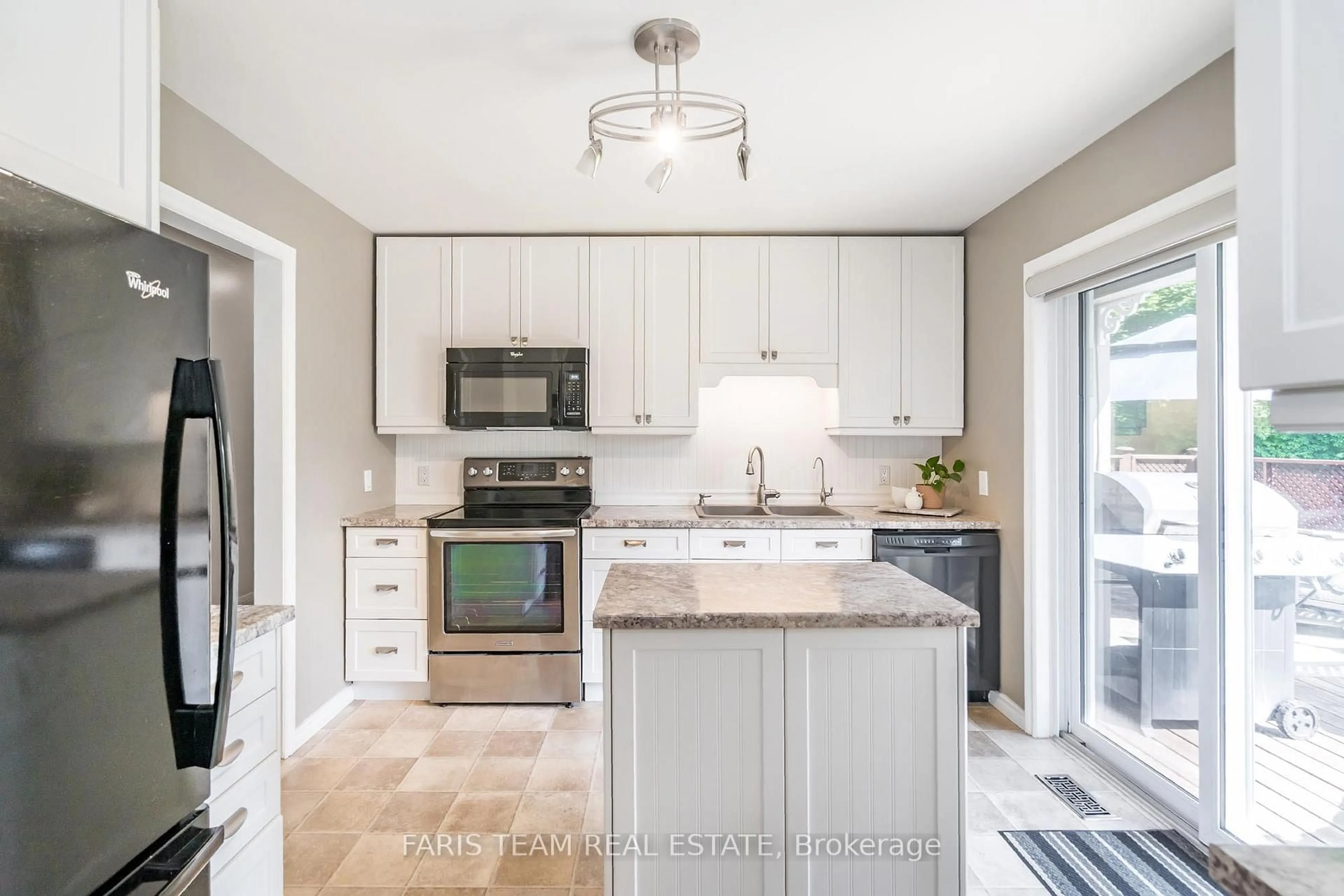 Open concept kitchen, unknown for 5509 Line 8, Oro-Medonte Ontario L0K 1N0