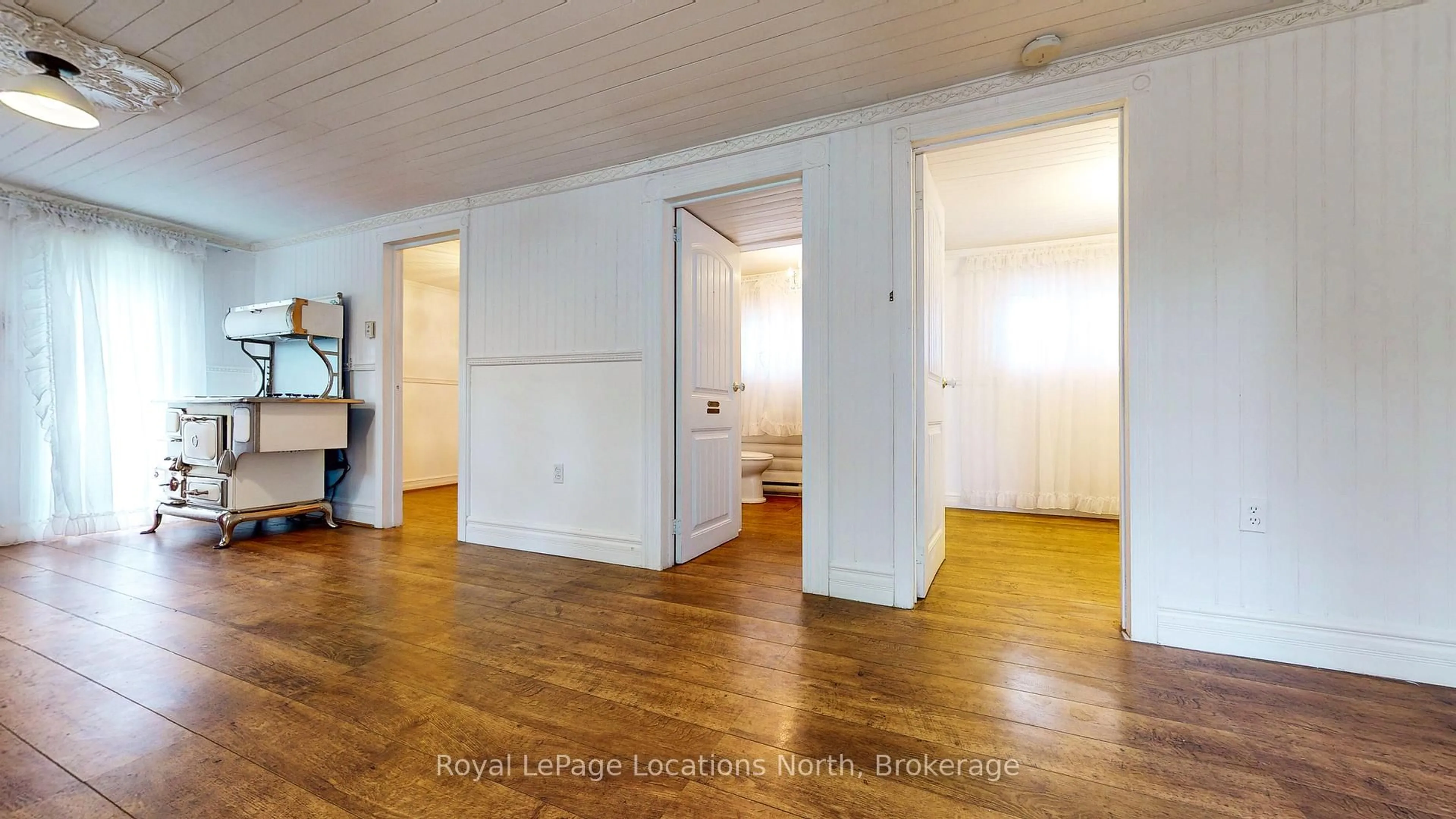 A pic of a room for 60 Parkwood Dr, Wasaga Beach Ontario L9Z 2T2