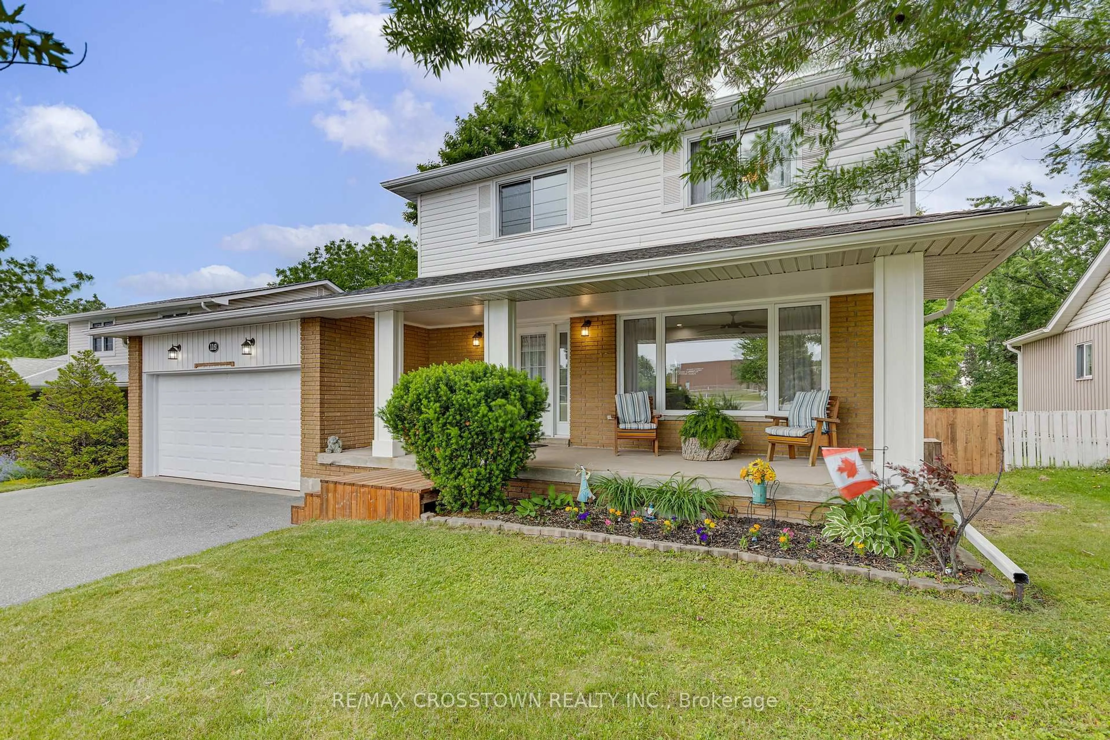 Home with brick exterior material, street for 119 Bayview Dr, Barrie Ontario L4N 3P3
