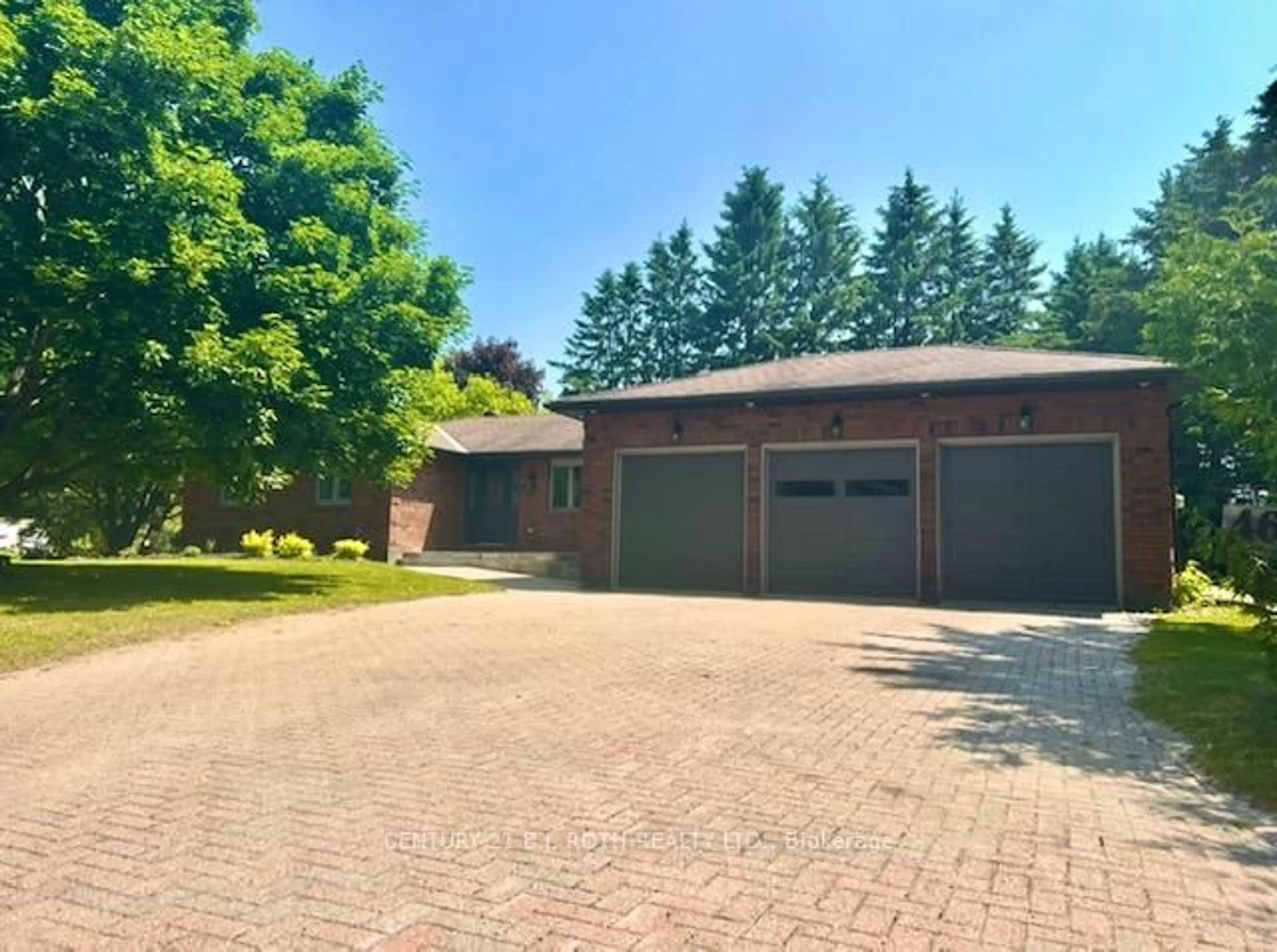 A pic from outside/outdoor area/front of a property/back of a property/a pic from drone, street for 46 Holloway Lane, Springwater Ontario L0L 1X1
