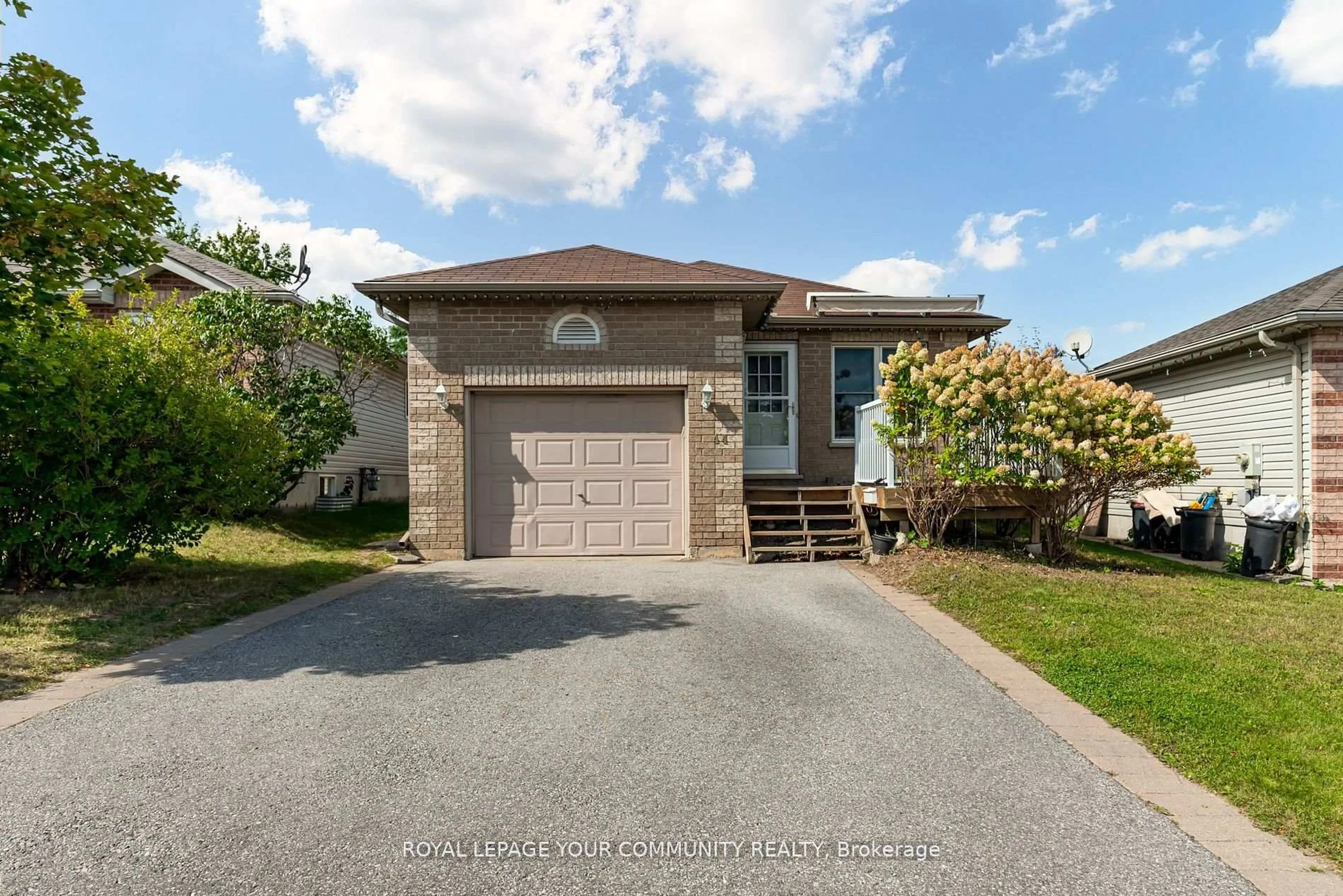 Unknown for 44 Hanmer St, Barrie Ontario L4M 6V1