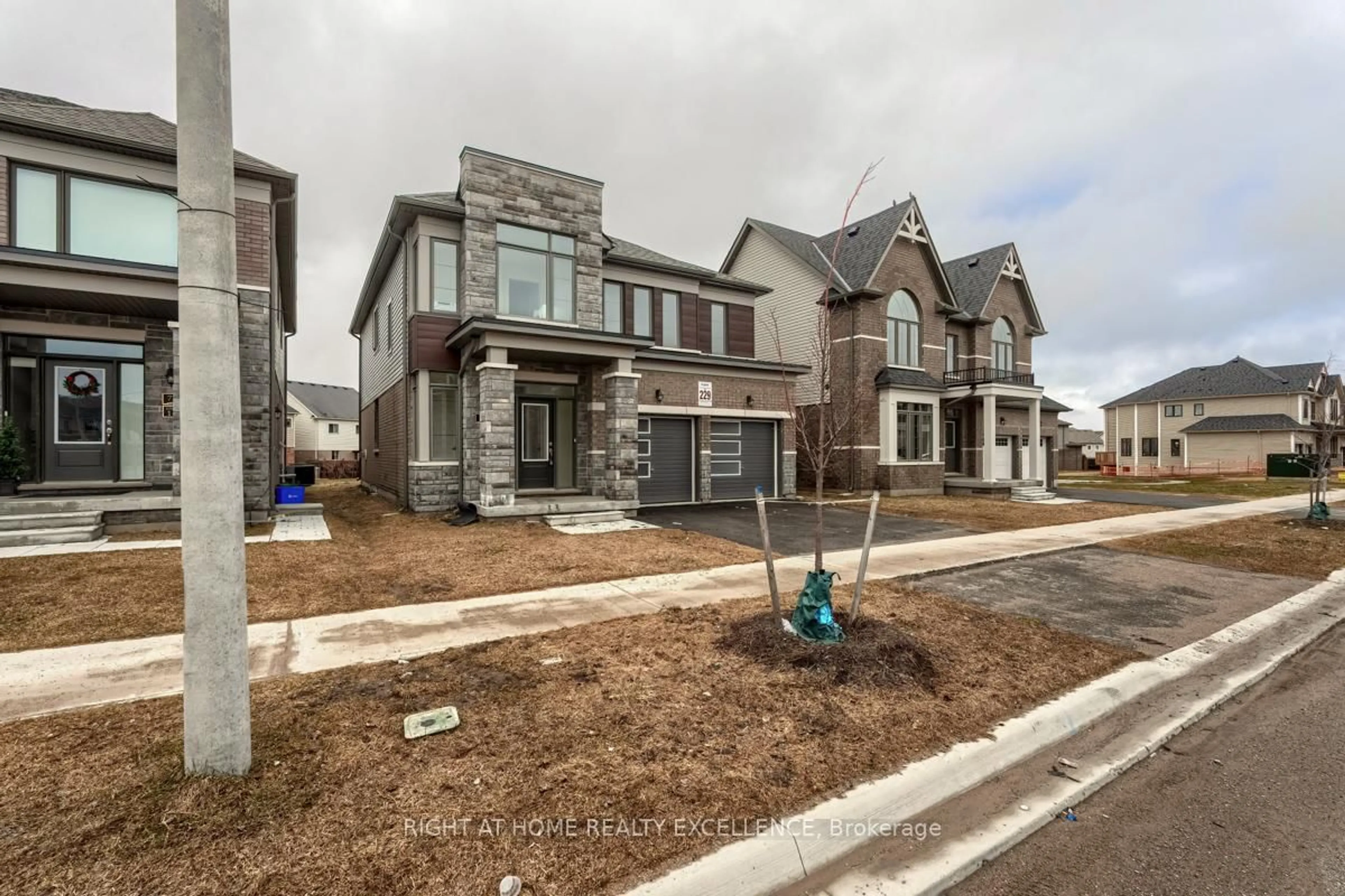Home with brick exterior material, street for 73 Nottingham Rd, Barrie Ontario L9J 0L3