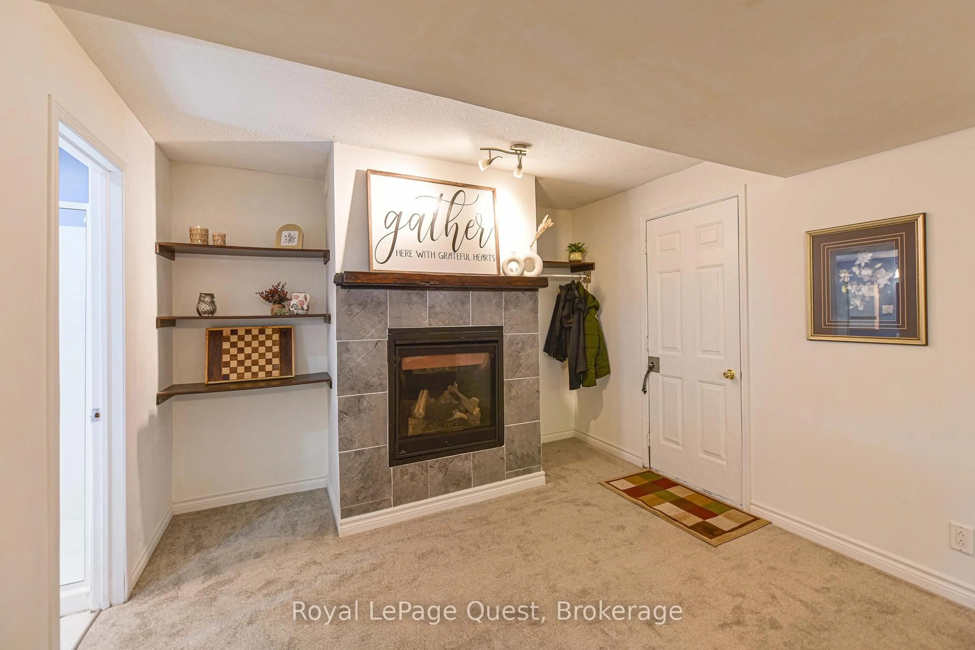 Indoor entryway for 9 Dancy Dr, Orillia Ontario L3V 7M1