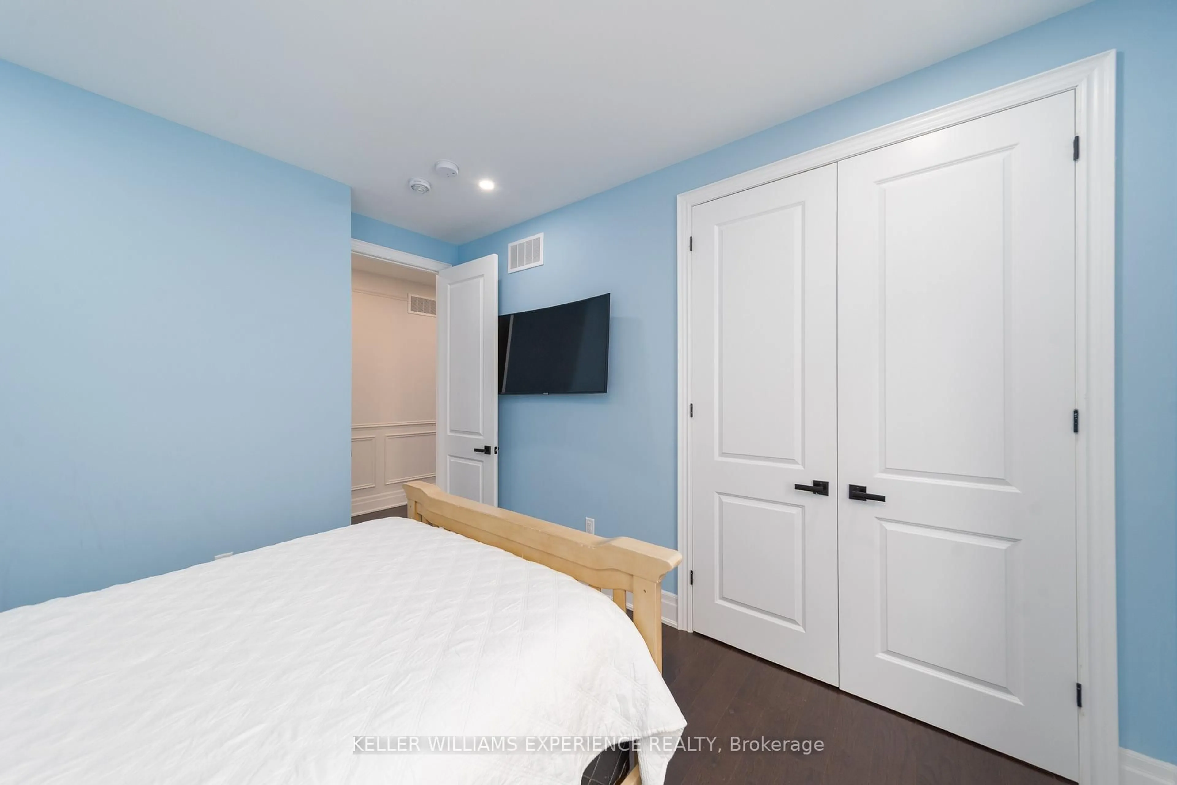 A pic of a room for 7 Bannister Rd, Barrie Ontario L9J 0L4