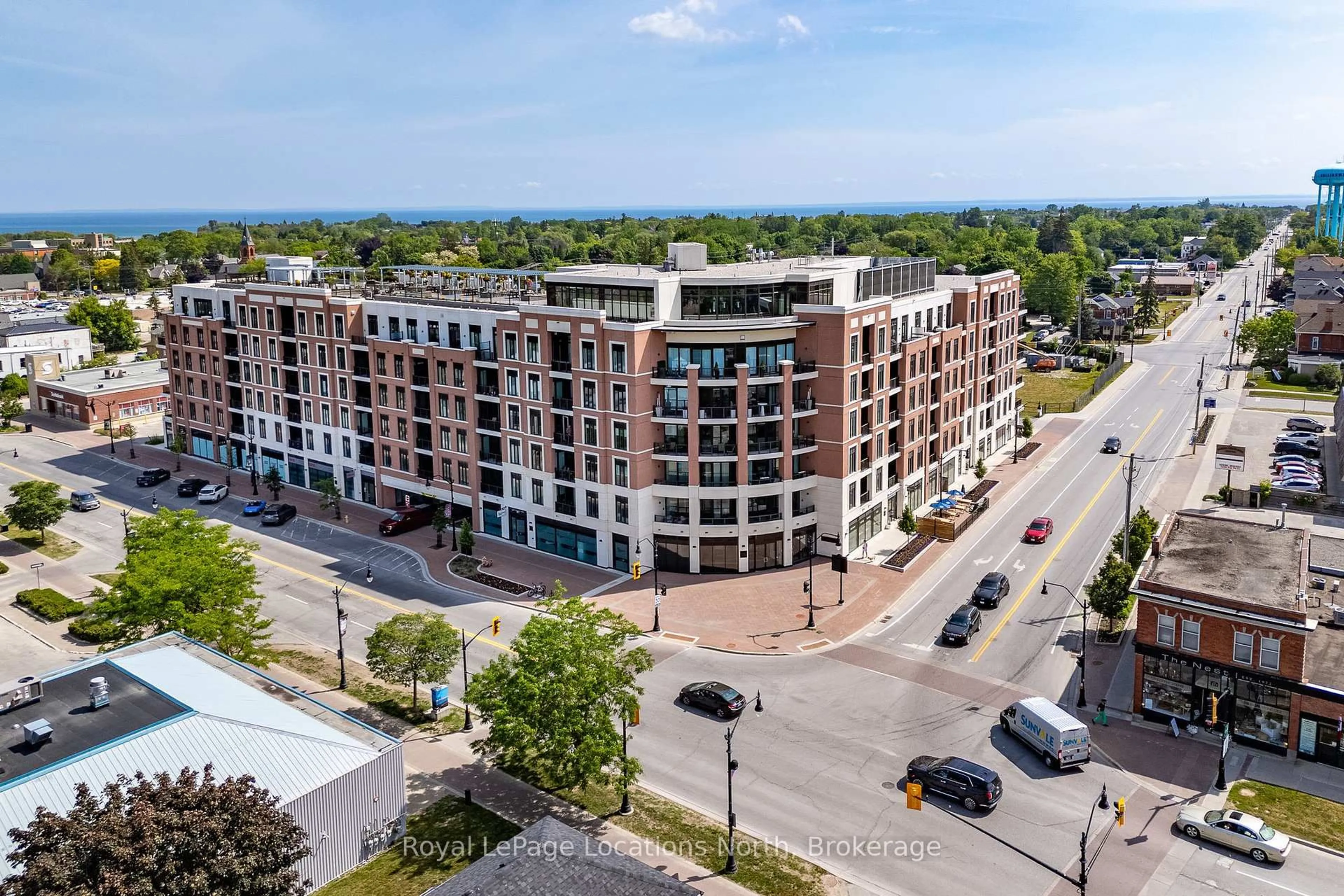 A pic from outside/outdoor area/front of a property/back of a property/a pic from drone, unknown for 1 Hume St #PH609, Collingwood Ontario L9Y 0X3