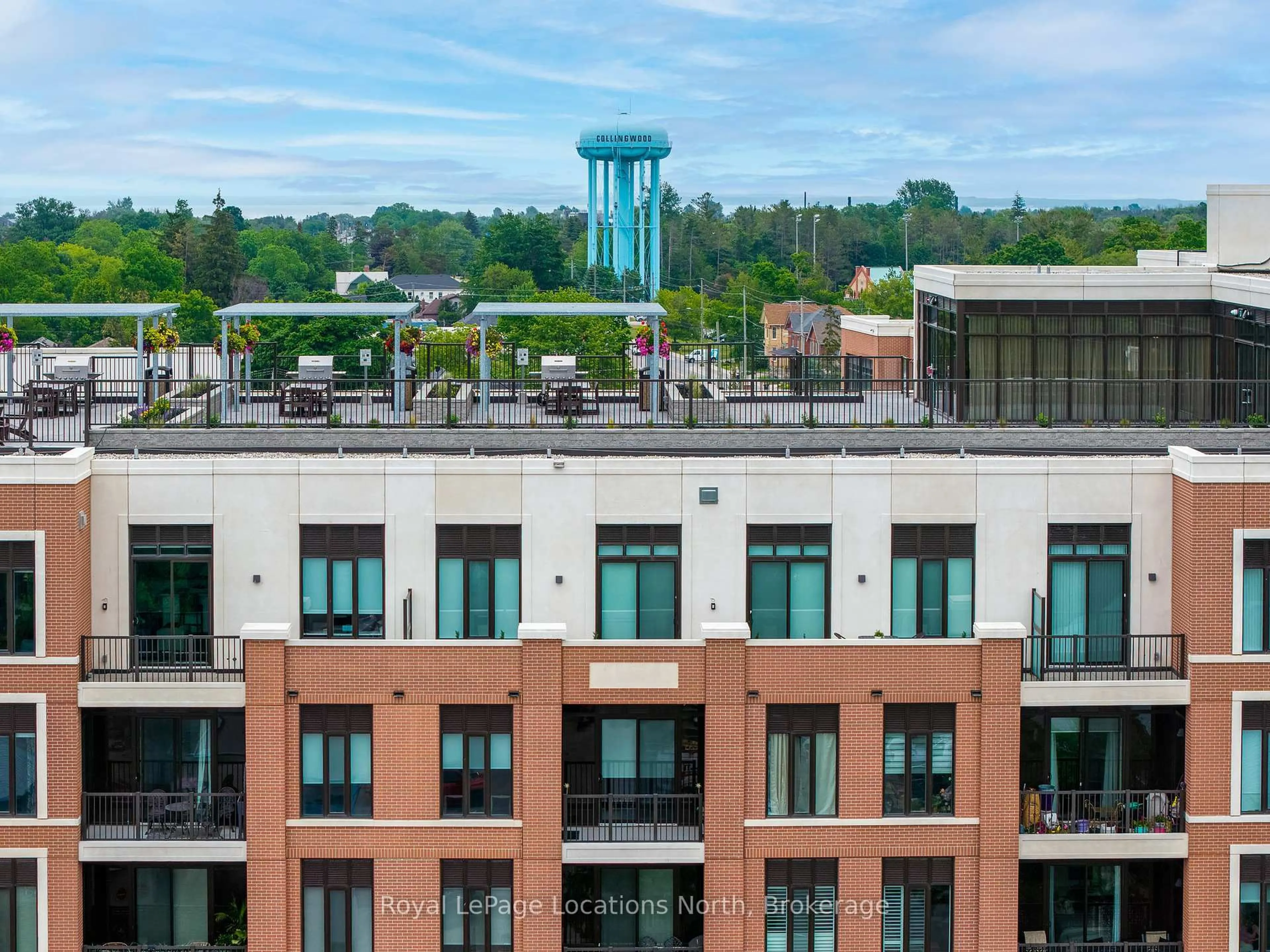 A pic from outside/outdoor area/front of a property/back of a property/a pic from drone, city buildings view from balcony for 1 Hume St #PH609, Collingwood Ontario L9Y 0X3