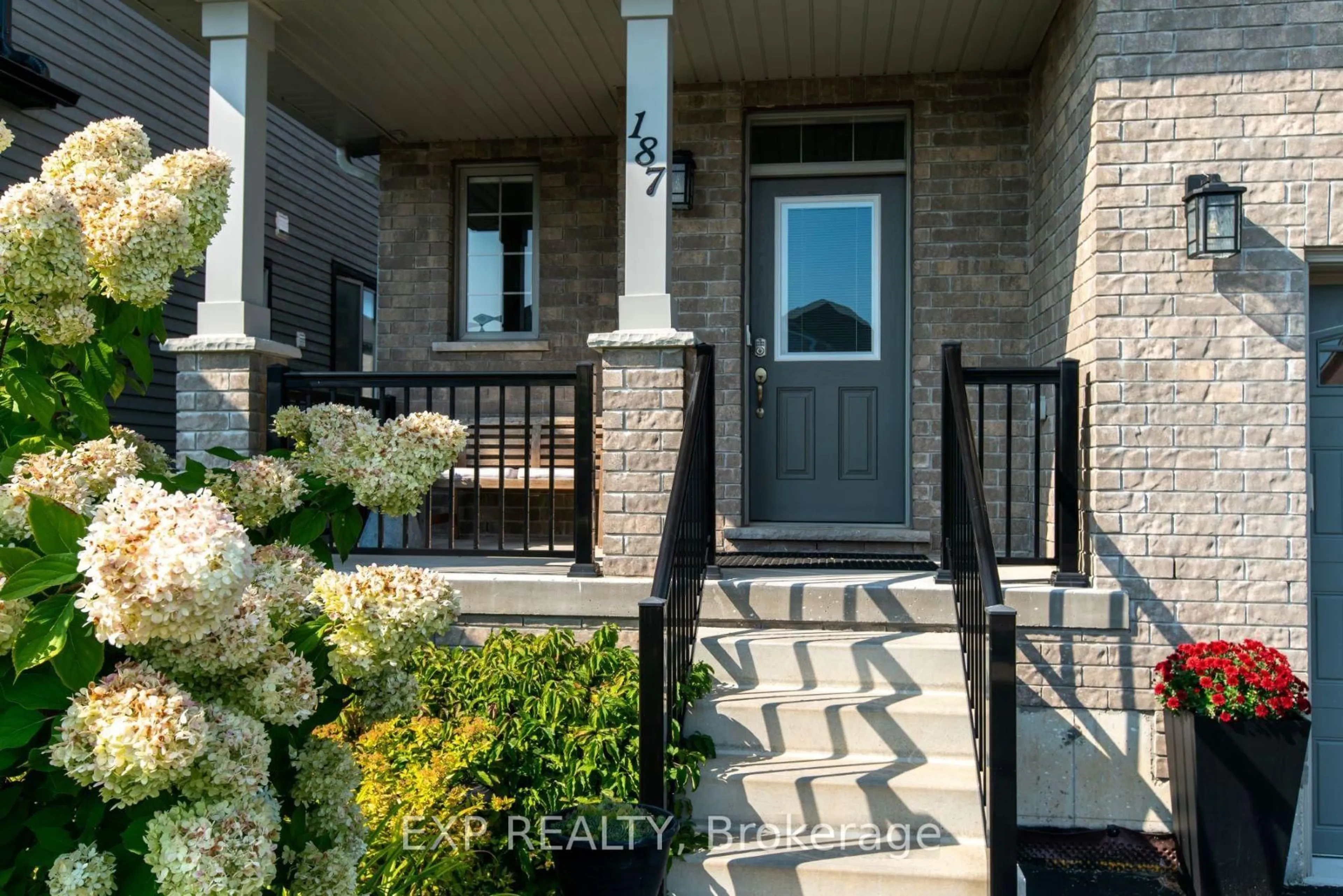 Indoor entryway for 187 Findlay Dr, Collingwood Ontario L9Y 0Z2