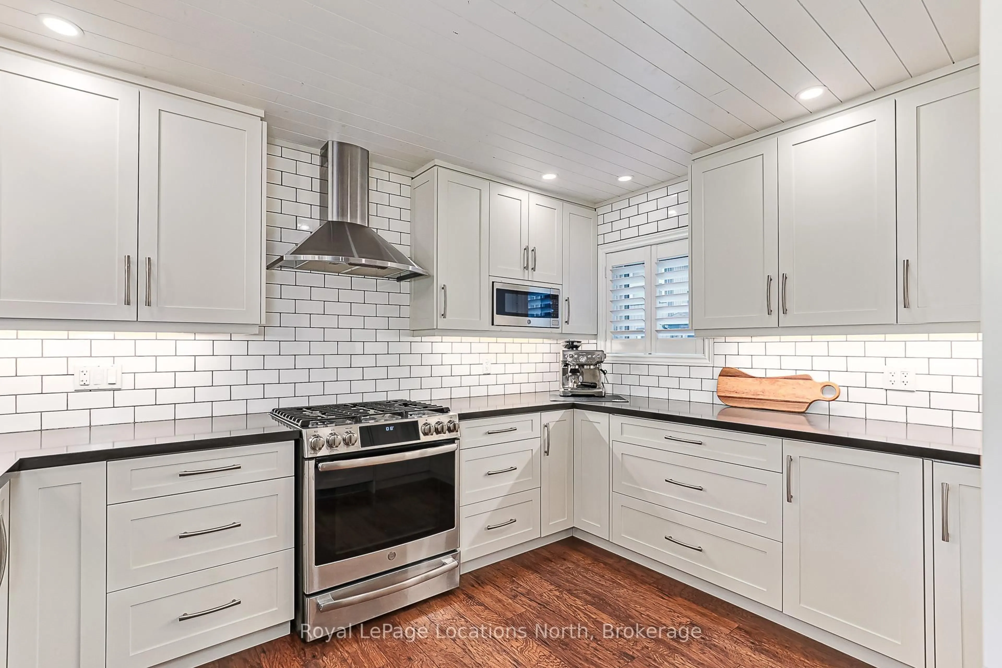Unknown for 423 Mariners Way, Collingwood Ontario L9Y 5C7
