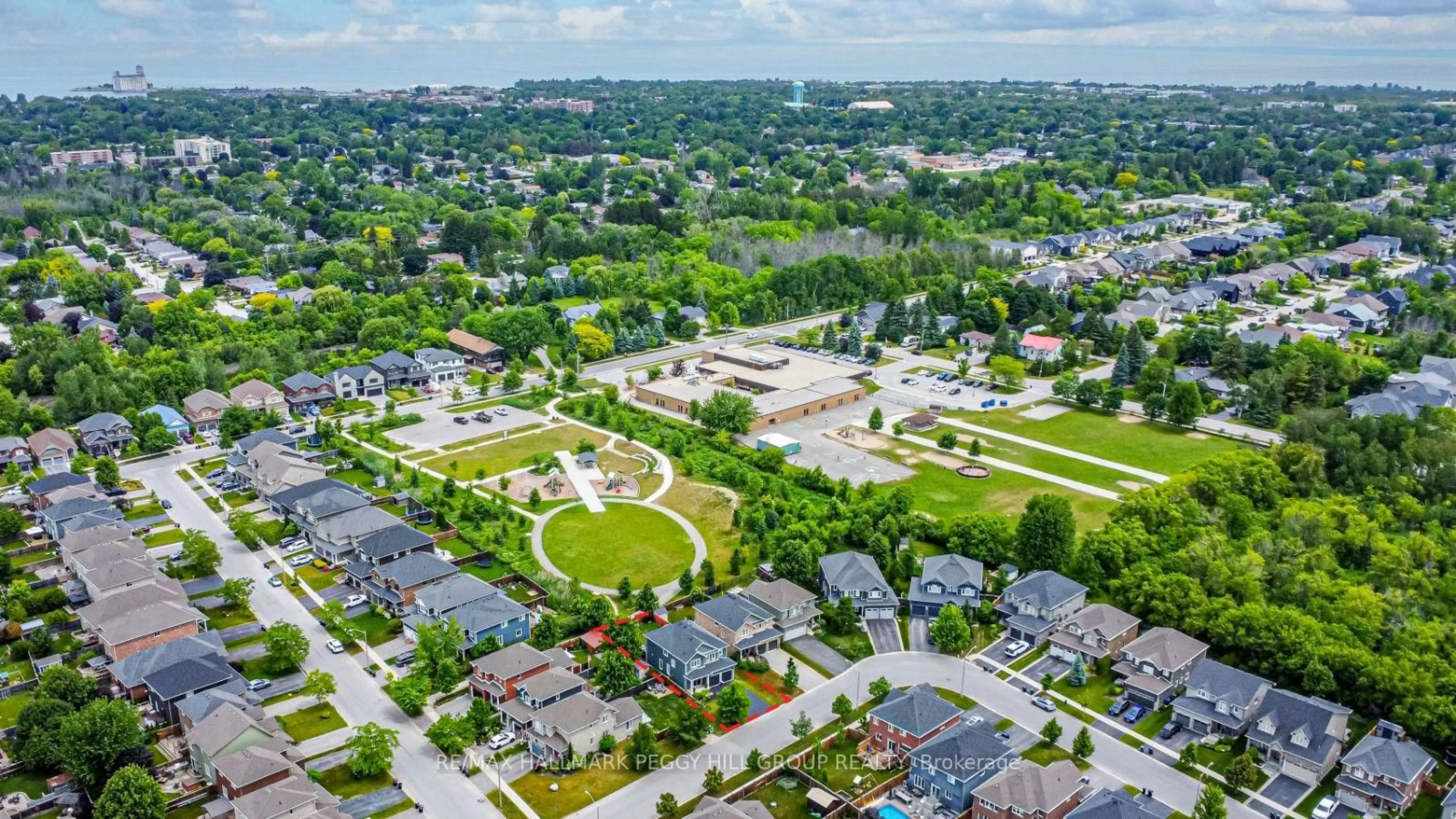 A pic from outside/outdoor area/front of a property/back of a property/a pic from drone, street for 7 Garbutt Cres, Collingwood Ontario L9Y 0H5