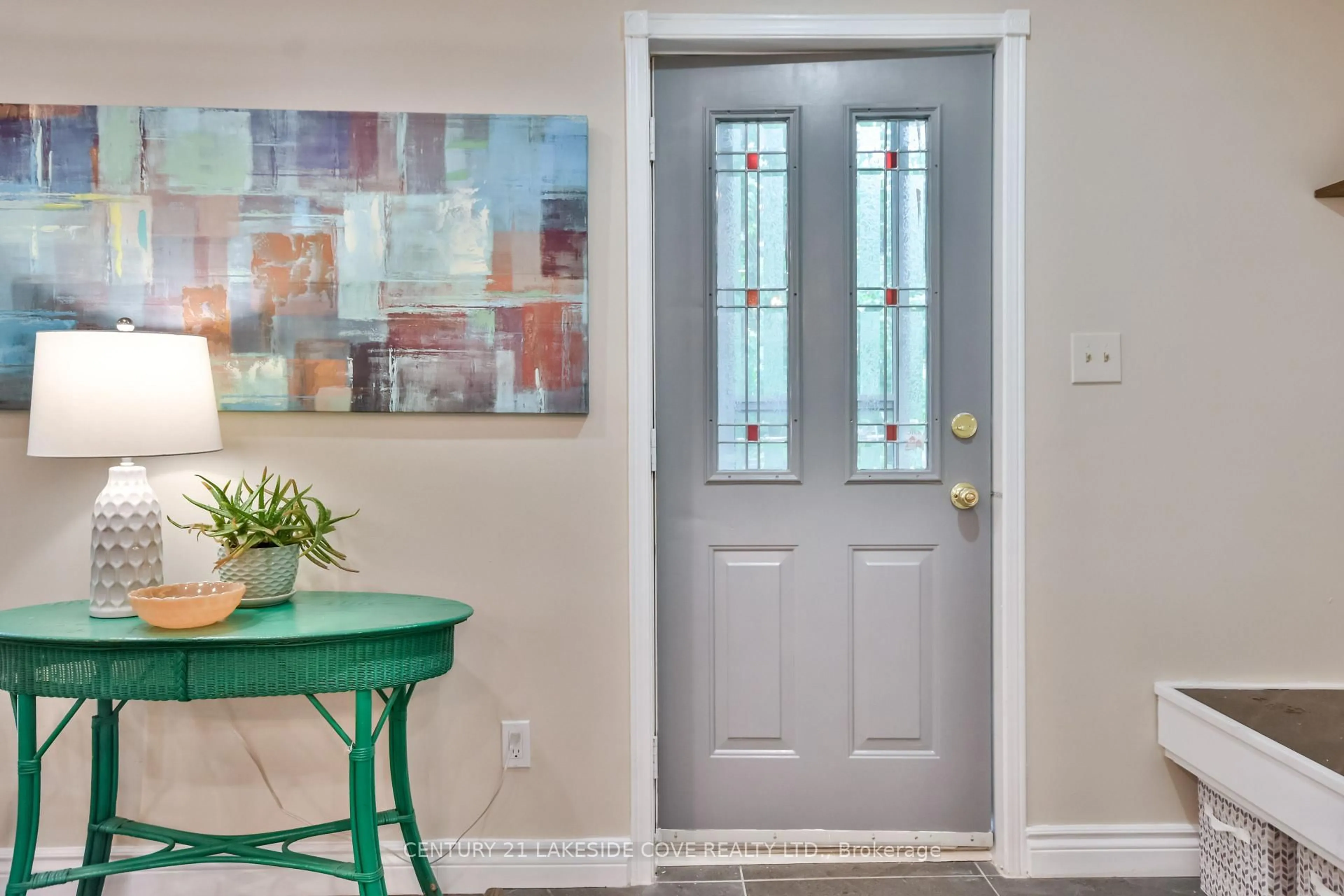 Indoor entryway for 211 Bayshore Dr, Ramara Ontario L0K 1B0