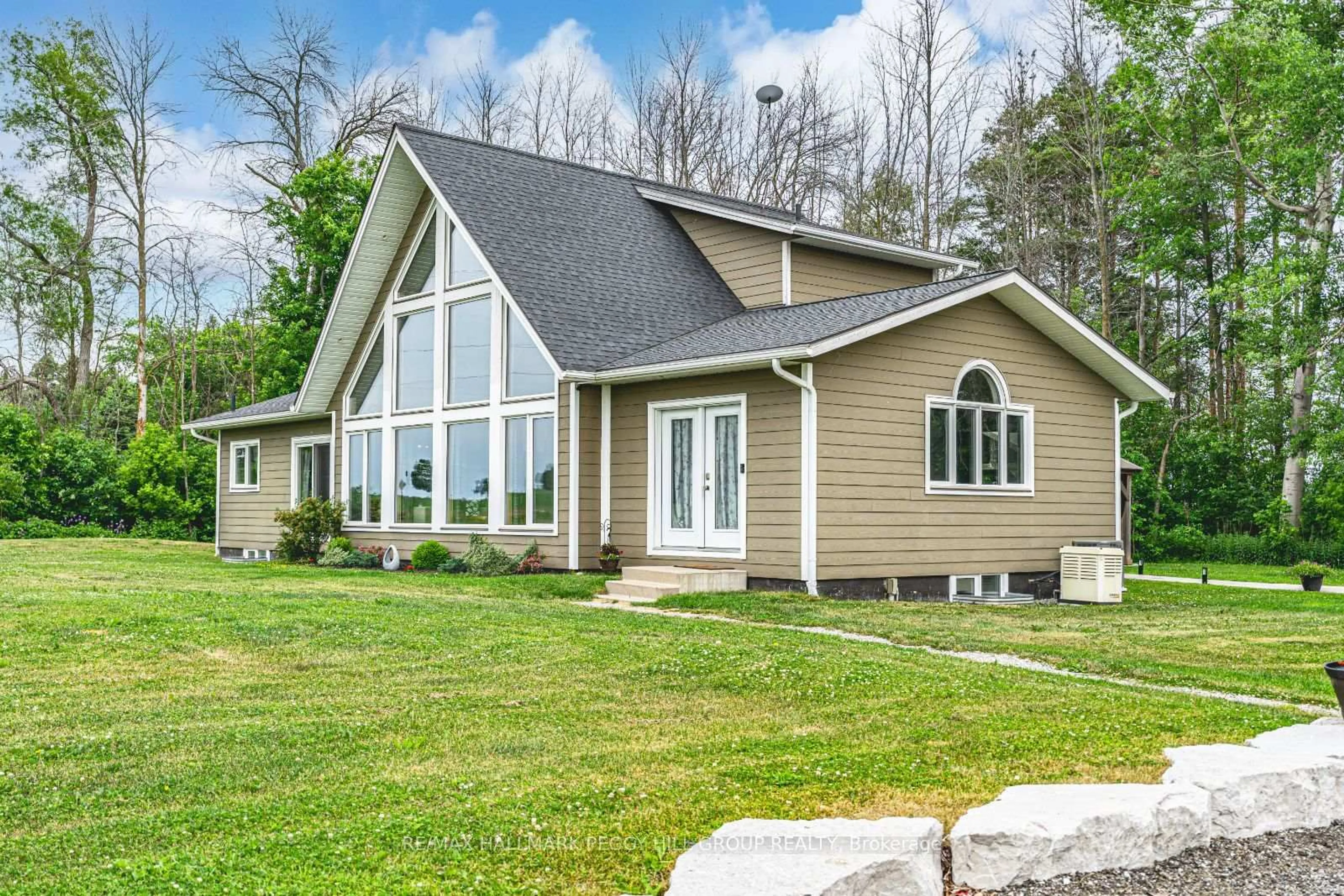 Home with vinyl exterior material, water/lake/river/ocean view for 1783 County Road 6, Springwater Ontario L0L 1P0