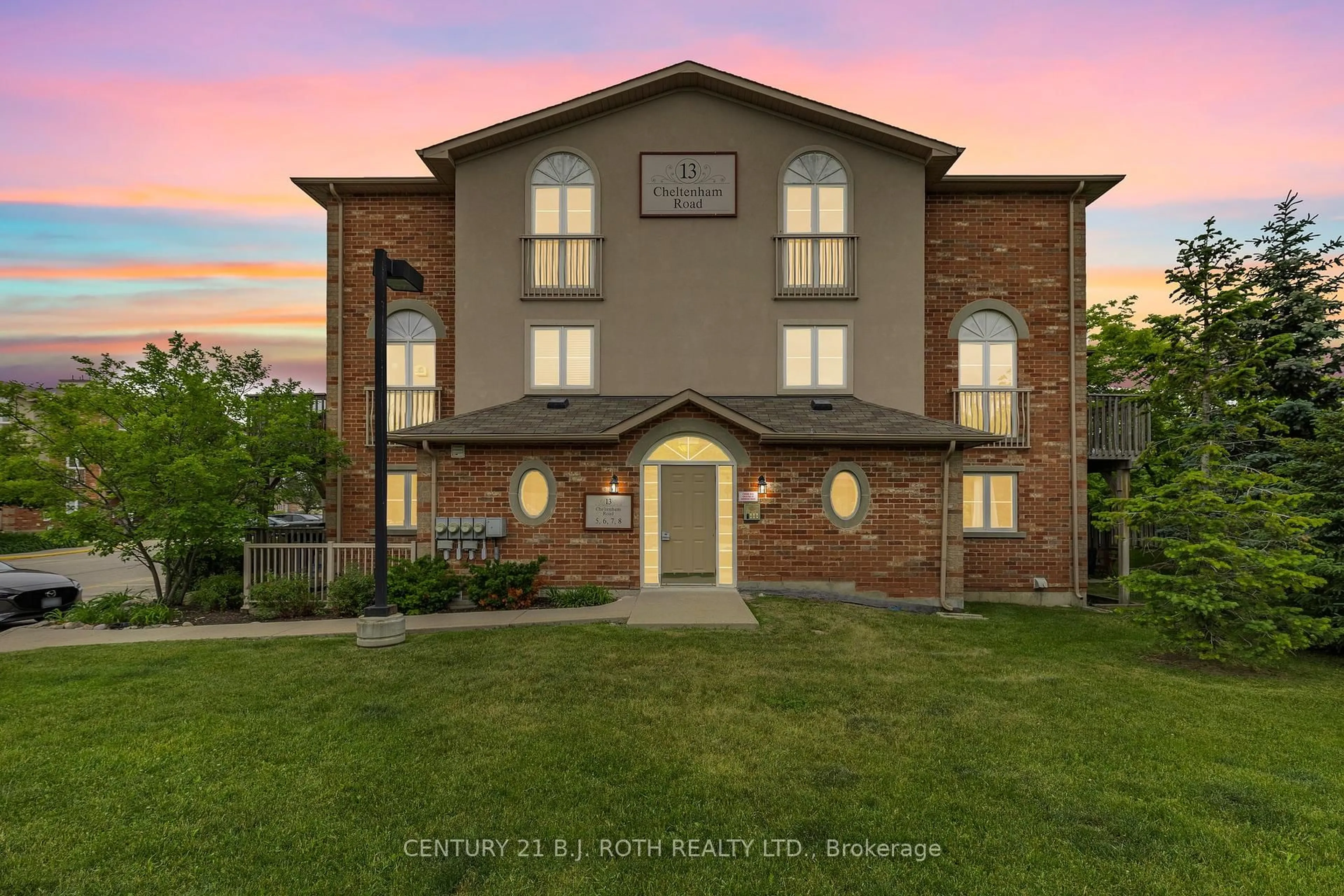 Home with brick exterior material, unknown for 13 Cheltenham Rd #7, Barrie Ontario L4M 0E7