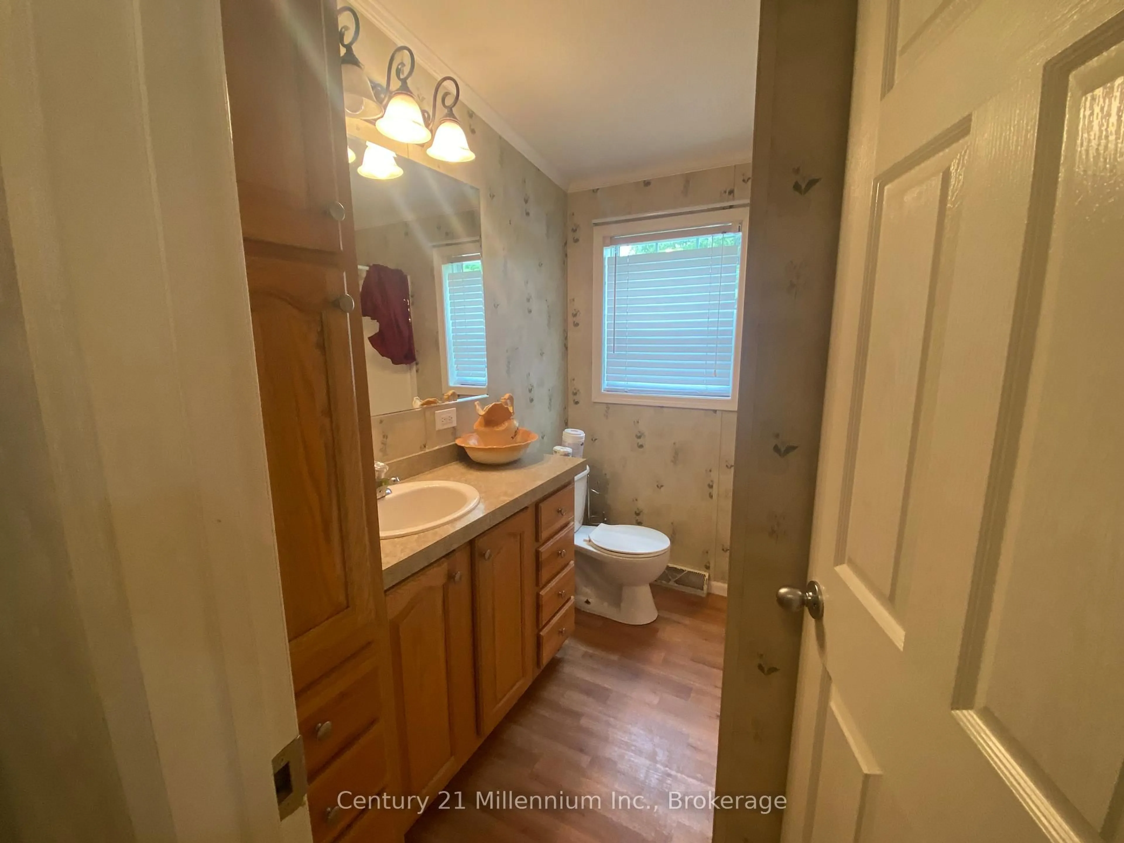 Standard bathroom, unknown for 96 Georgian Glen Dr, Wasaga Beach Ontario L9Z 1K7