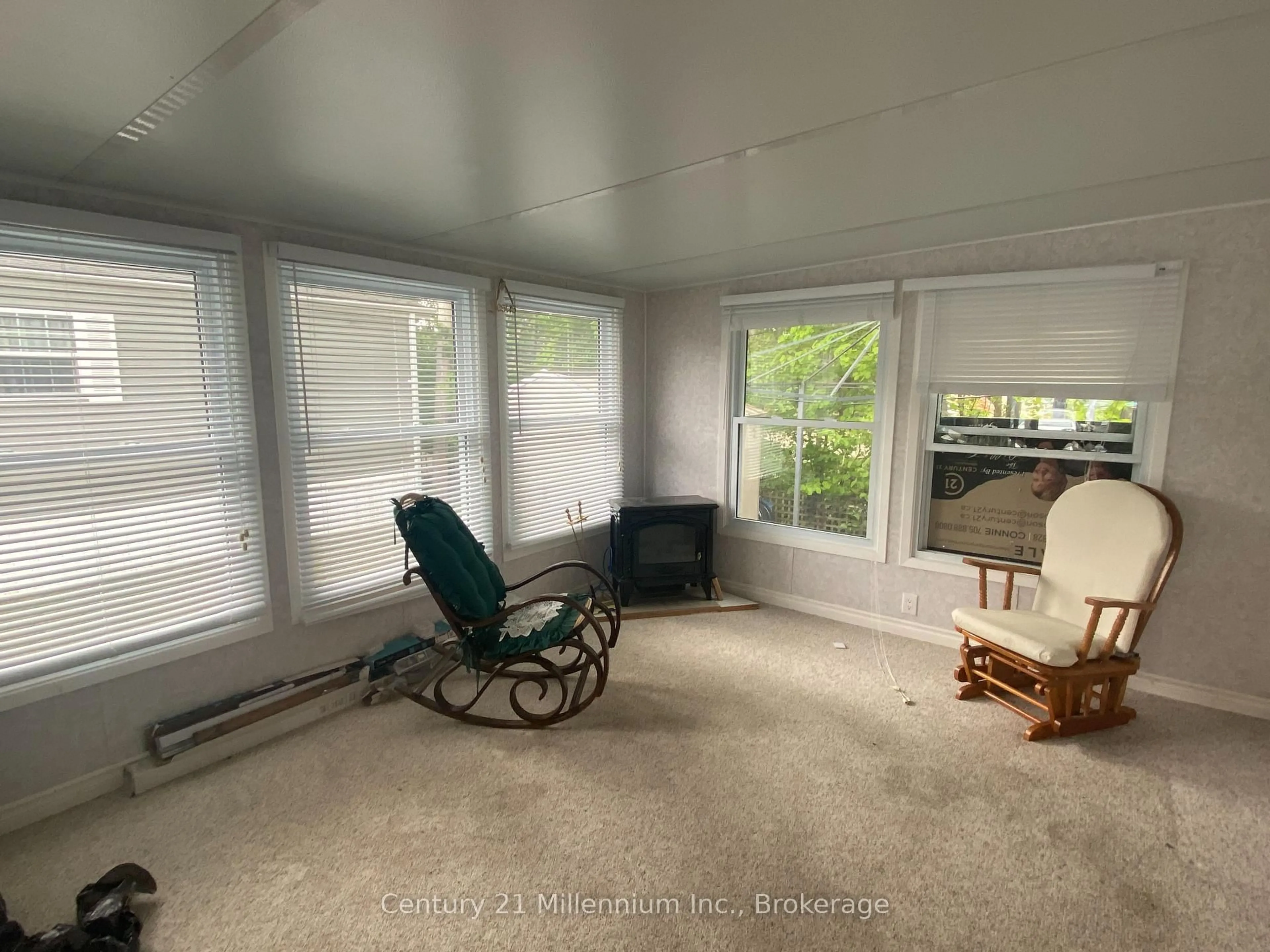 A pic of a room for 96 Georgian Glen Dr, Wasaga Beach Ontario L9Z 1K7