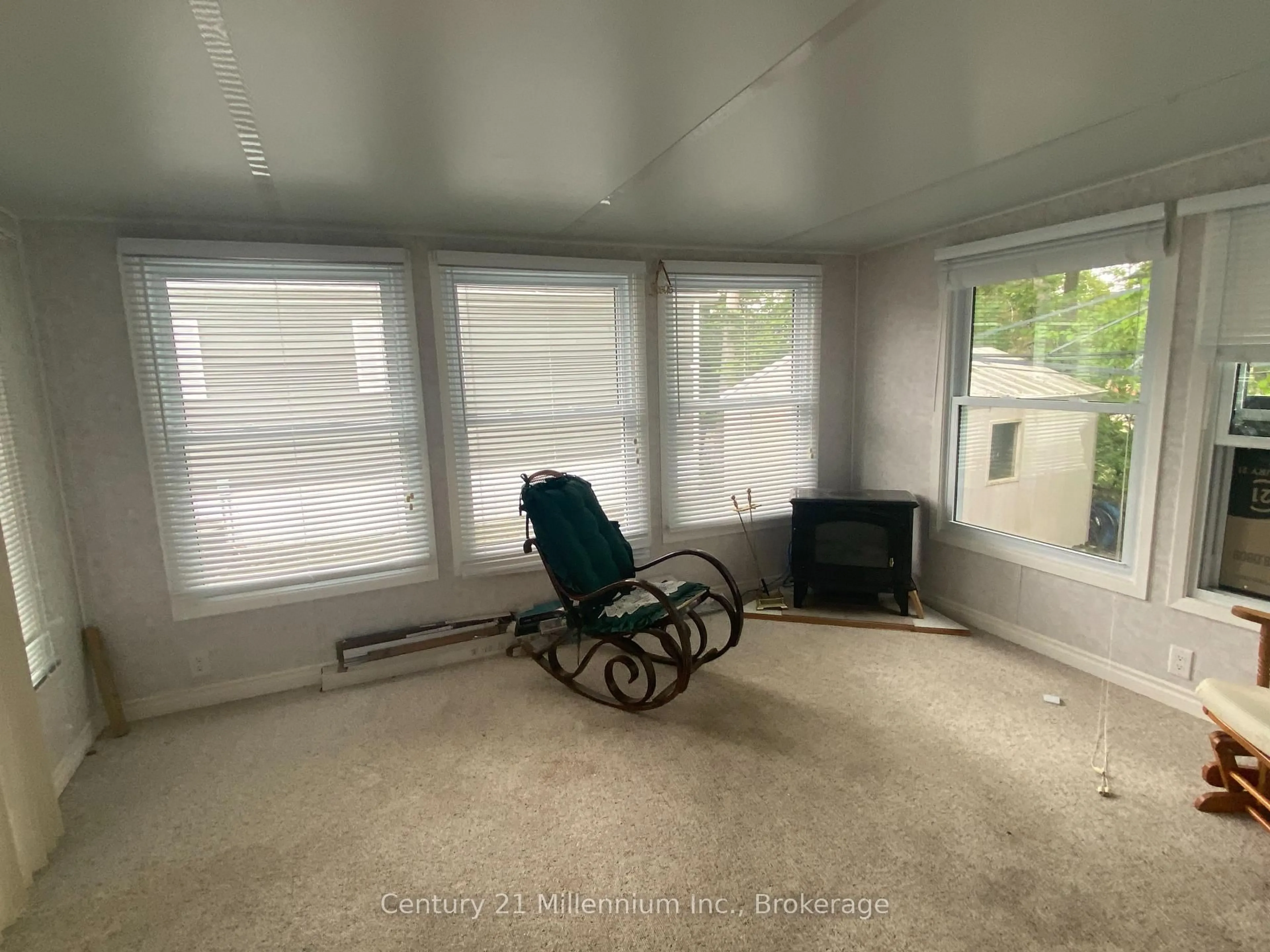 A pic of a room for 96 Georgian Glen Dr, Wasaga Beach Ontario L9Z 1K7