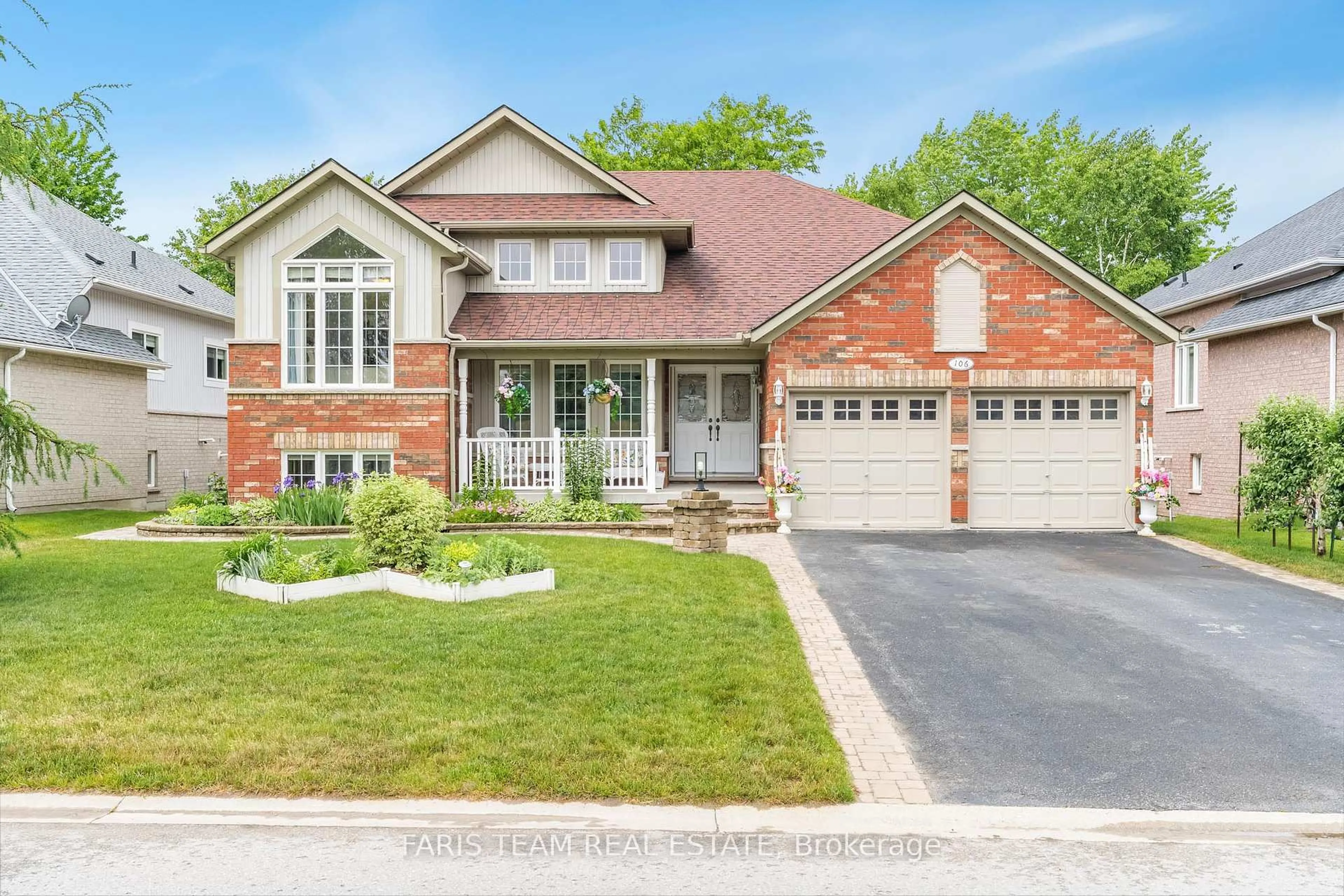 Home with brick exterior material, street for 106 Royal Beech Dr, Wasaga Beach Ontario L9Z 1M5