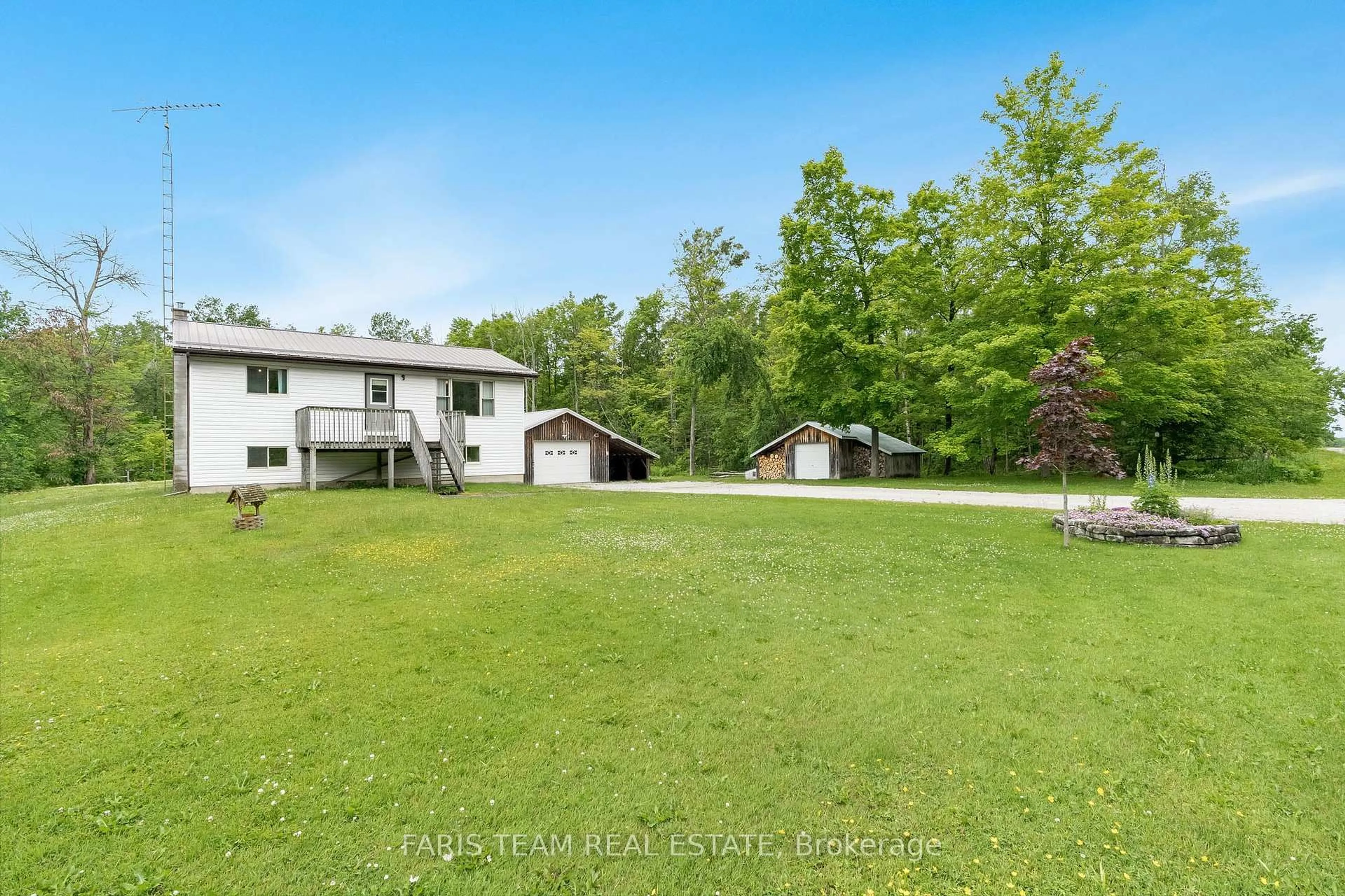 A pic from outside/outdoor area/front of a property/back of a property/a pic from drone, unknown for 5808 Allan Carricks Rd, Ramara Ontario L3V 0K7