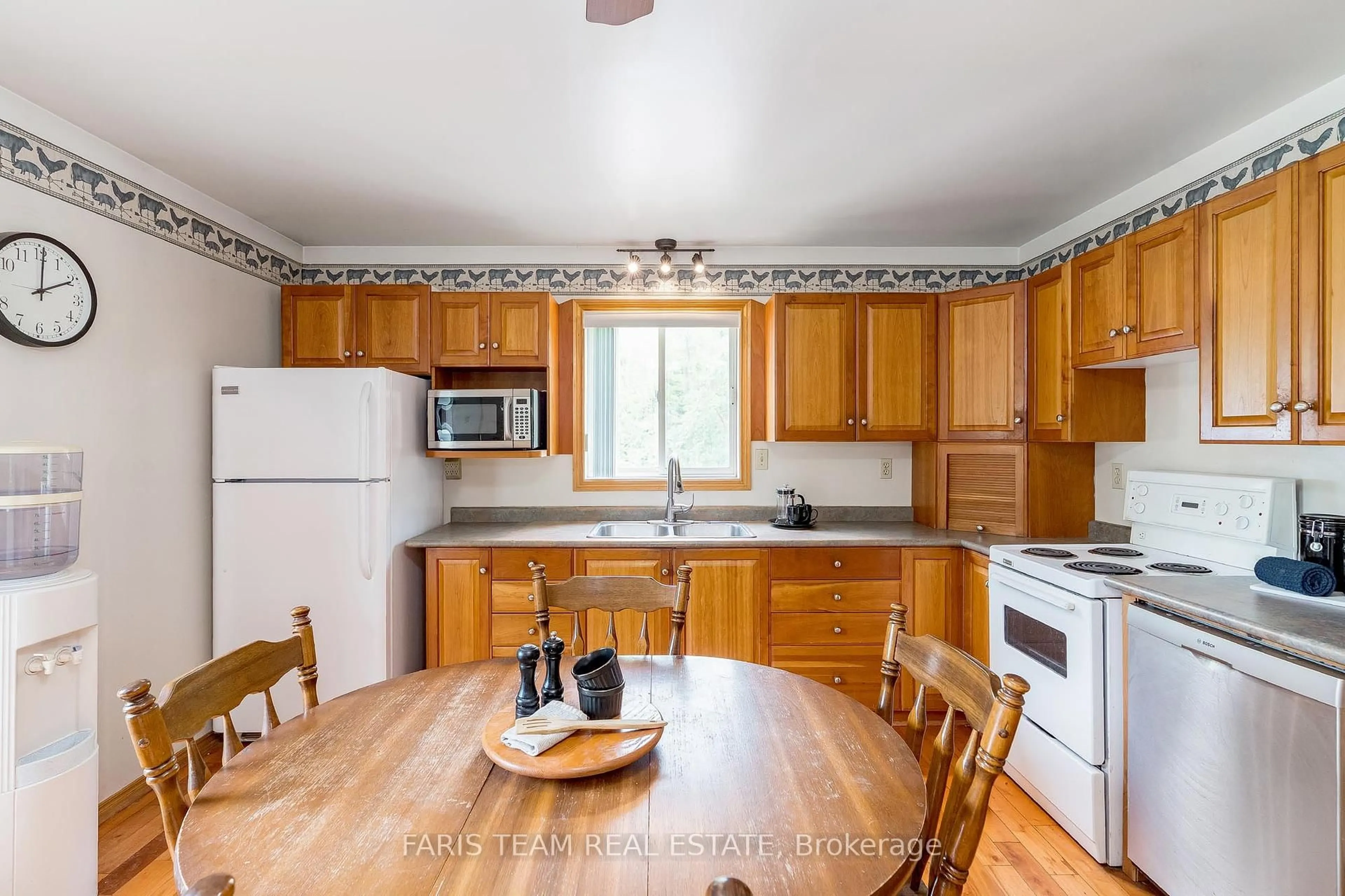 Standard kitchen, unknown for 5808 Allan Carricks Rd, Ramara Ontario L3V 0K7