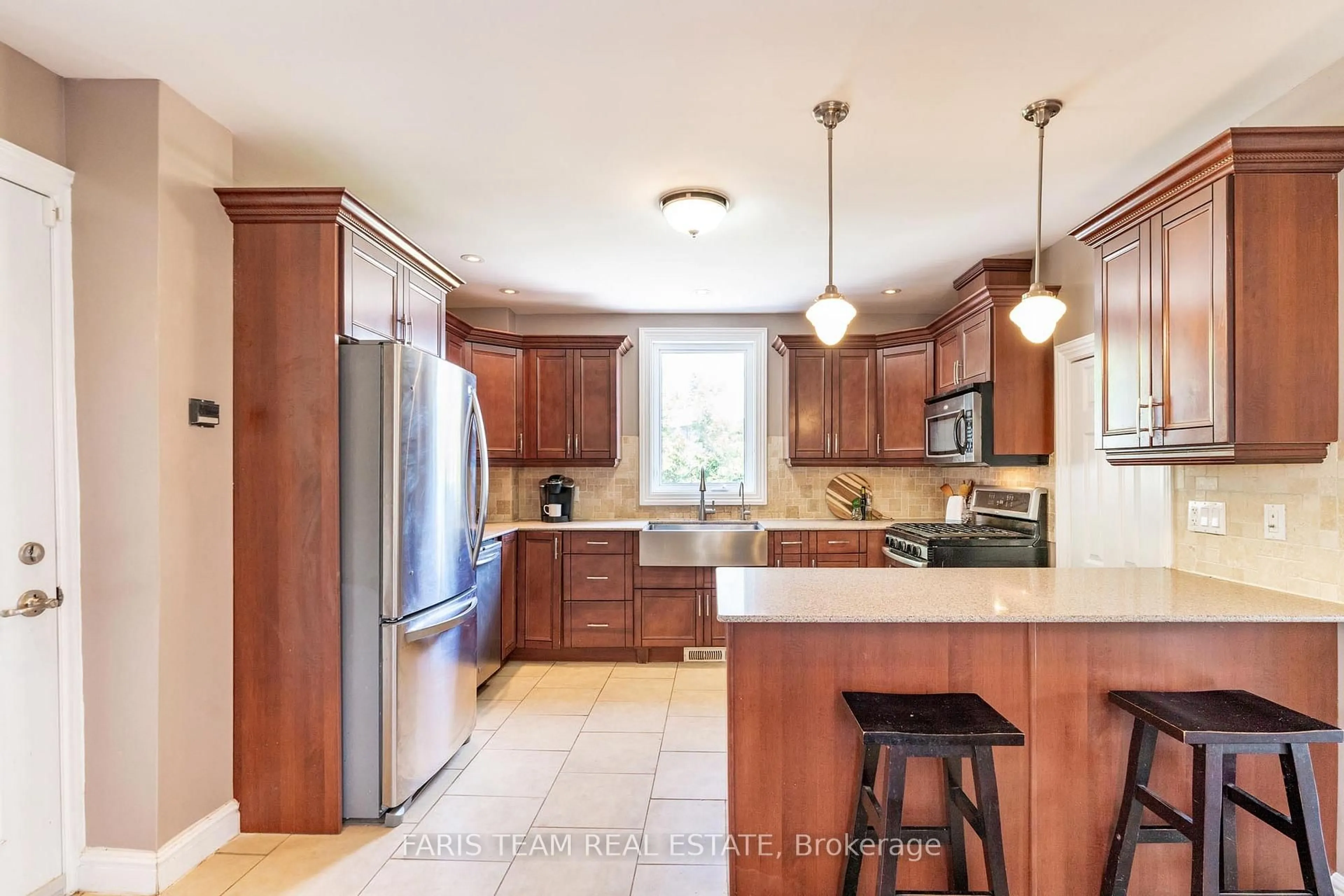 Open concept kitchen, ceramic/tile floor for 1078 Harbourview Dr, Midland Ontario L4R 5J4