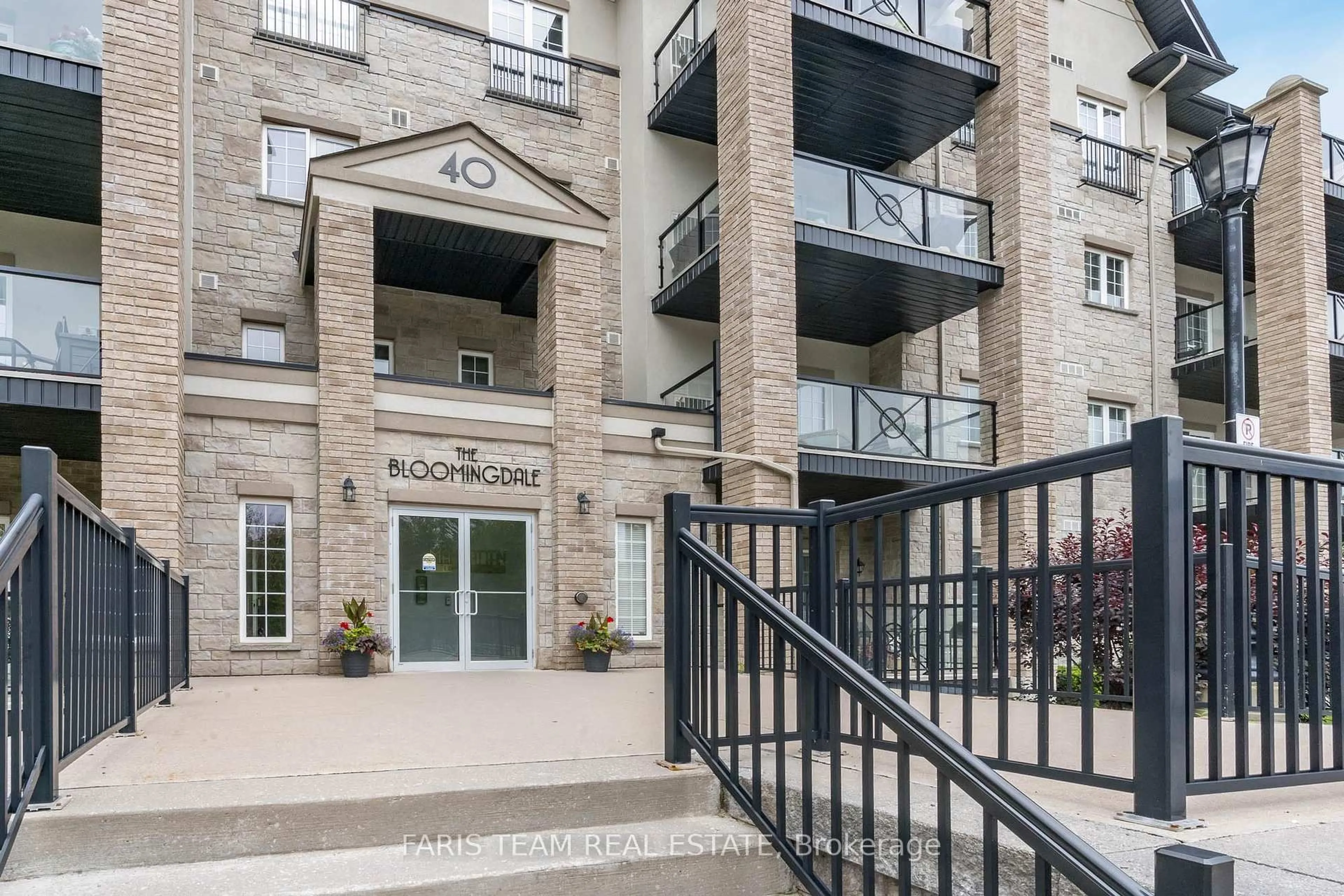 Unknown for 40 Ferndale Dr #210, Barrie Ontario L4N 2L3