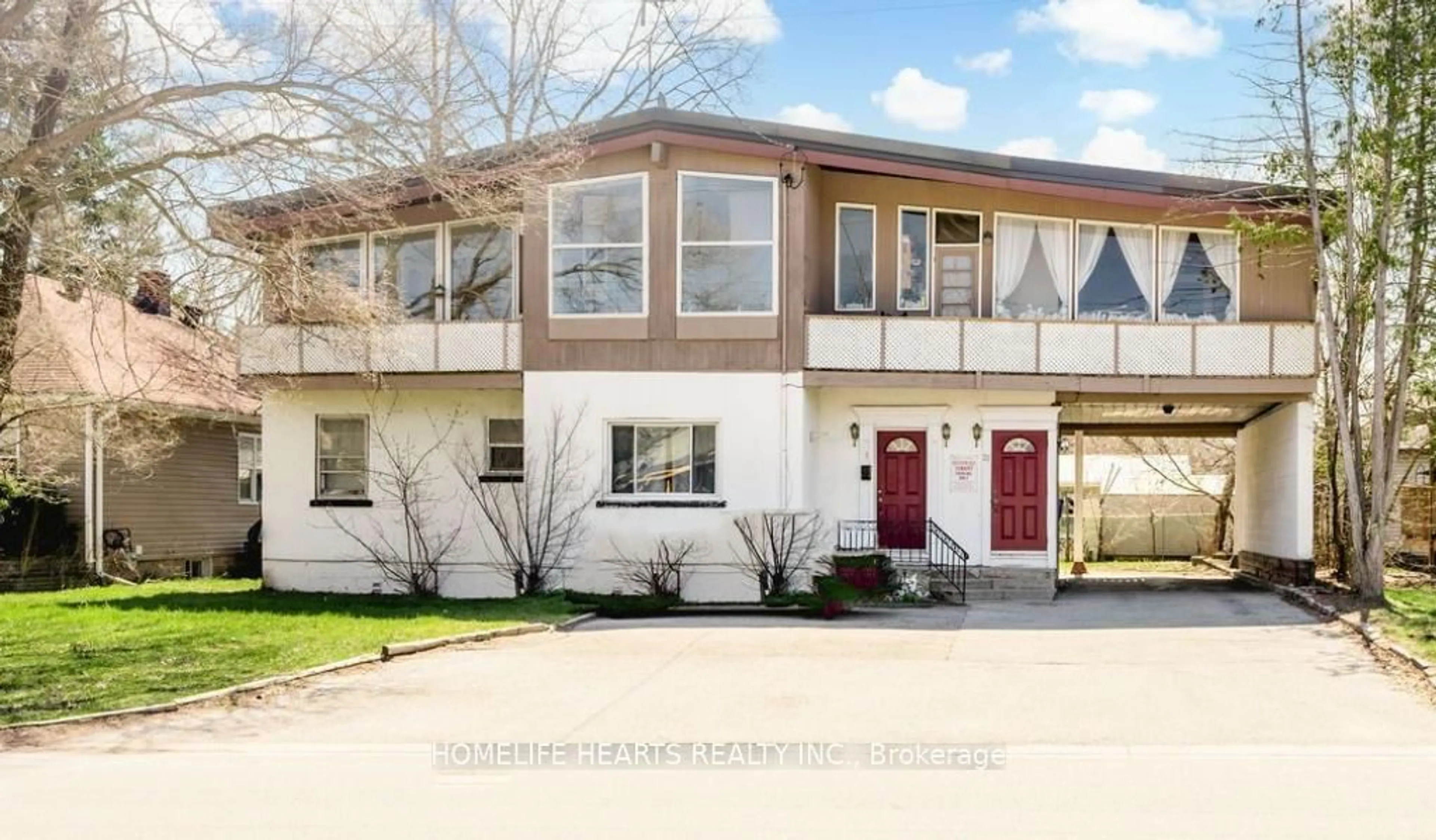 Home with vinyl exterior material, street for 37 Donald St, Barrie Ontario L4N 1E4
