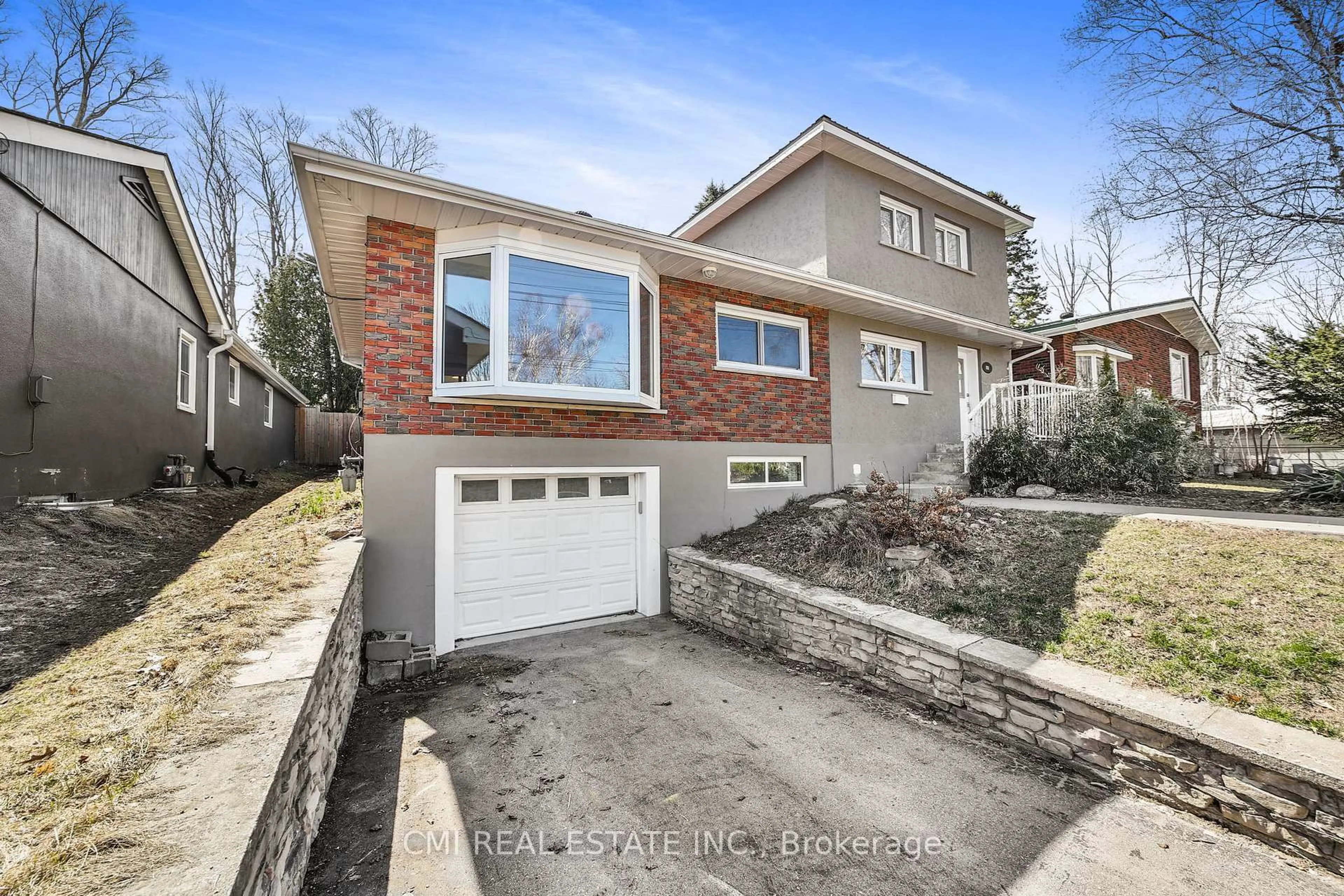 Home with brick exterior material, street for 124 Ninth St, Midland Ontario L4R 4B8