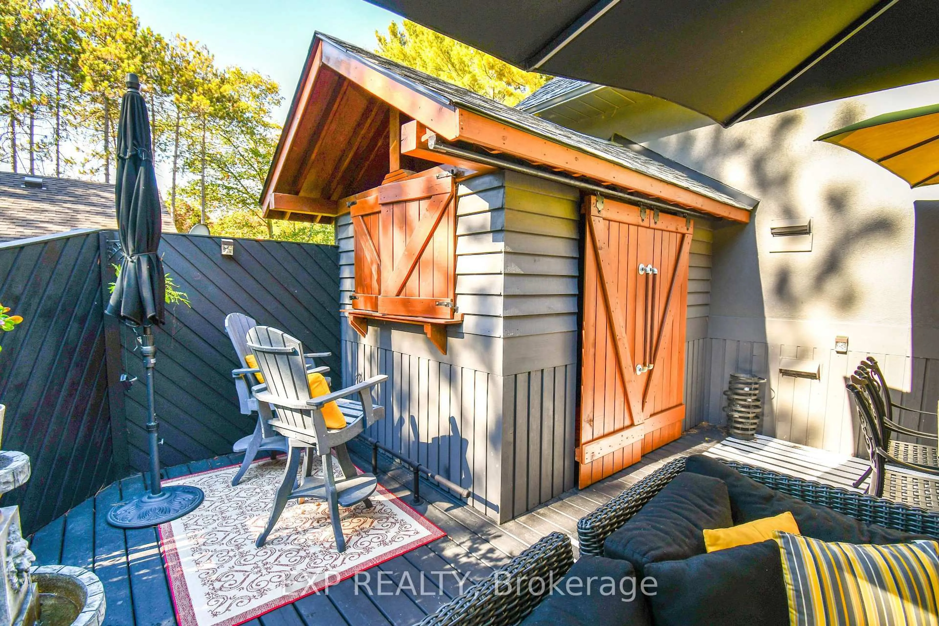 Patio, street for 17 Highland Dr, Oro-Medonte Ontario L0L 2L0