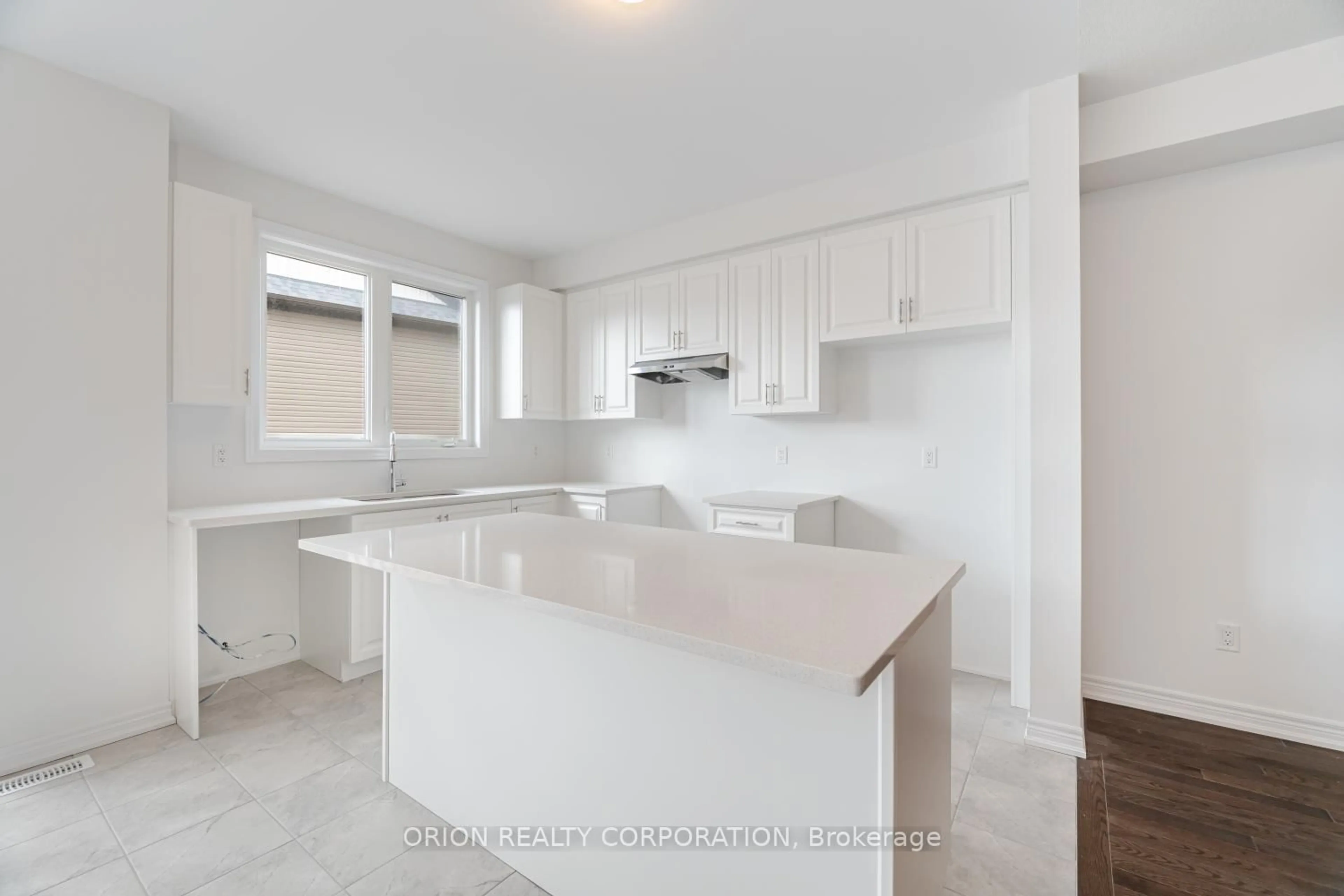 Open concept kitchen, ceramic/tile floor for 133 Fenchurch Manr, Barrie Ontario L9J 0X1