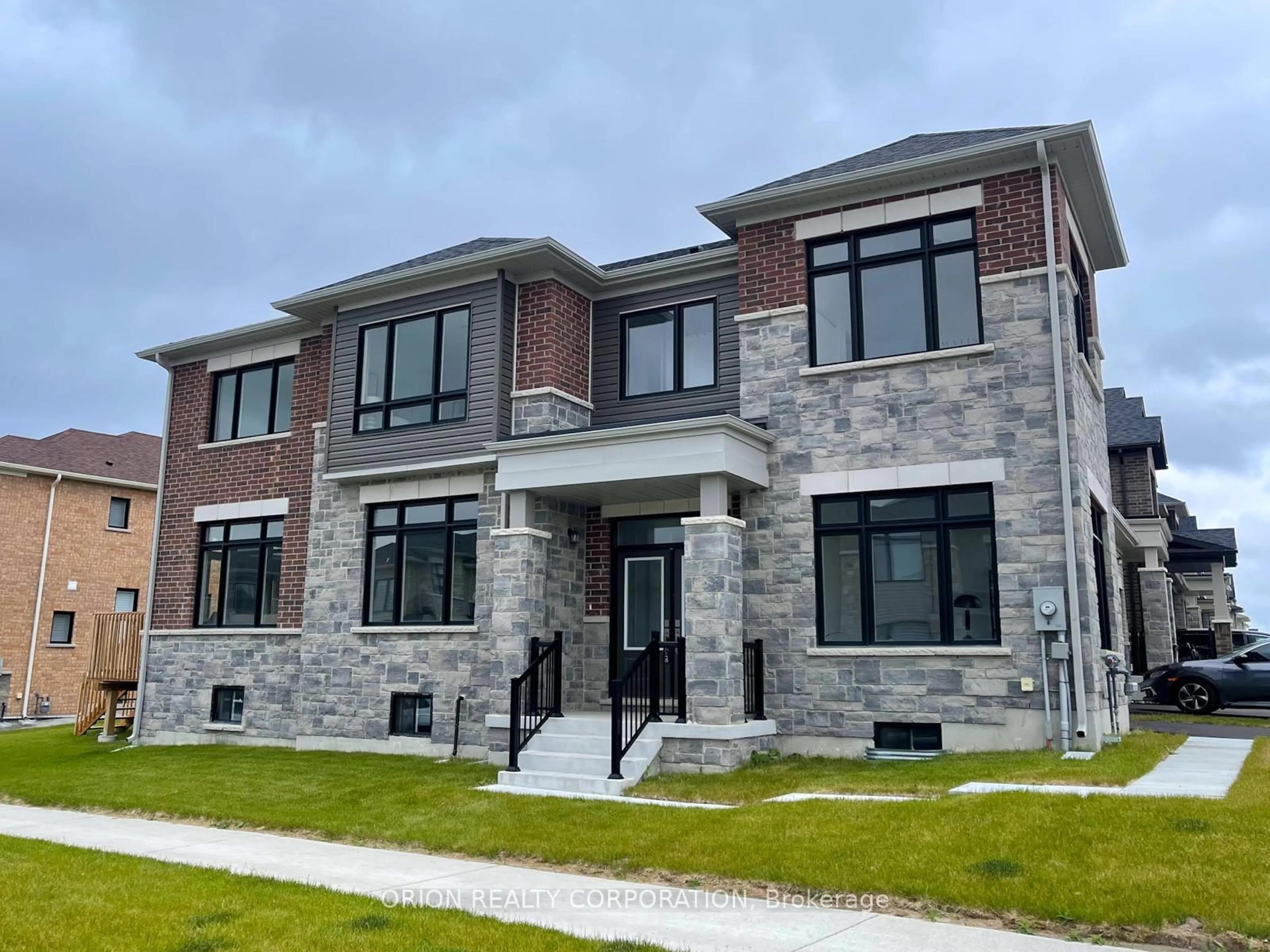 Home with brick exterior material, unknown for 147 Fenchurch Manr, Barrie Ontario L9J 0X1