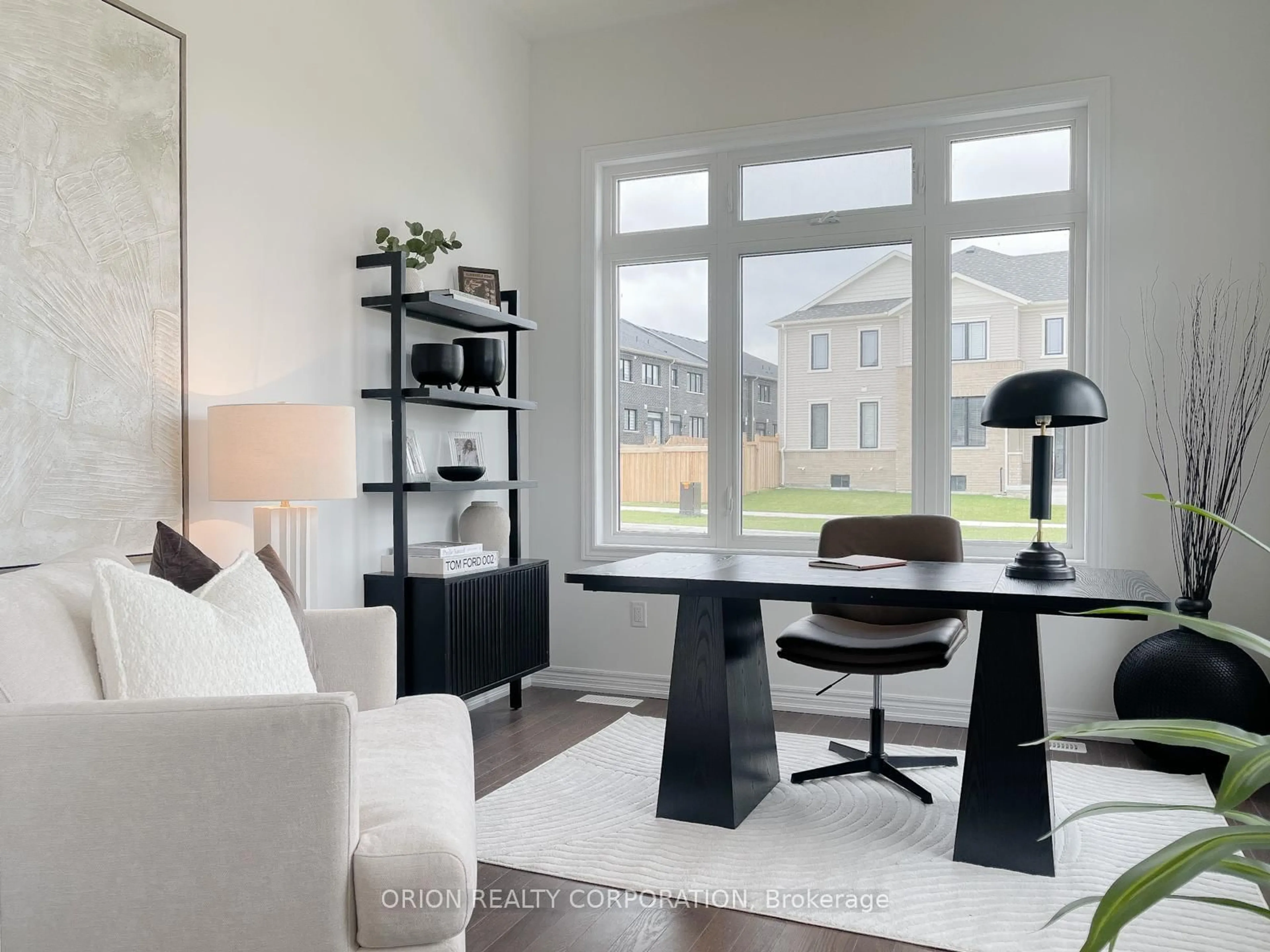 Living room with furniture, unknown for 147 Fenchurch Manr, Barrie Ontario L9J 0X1