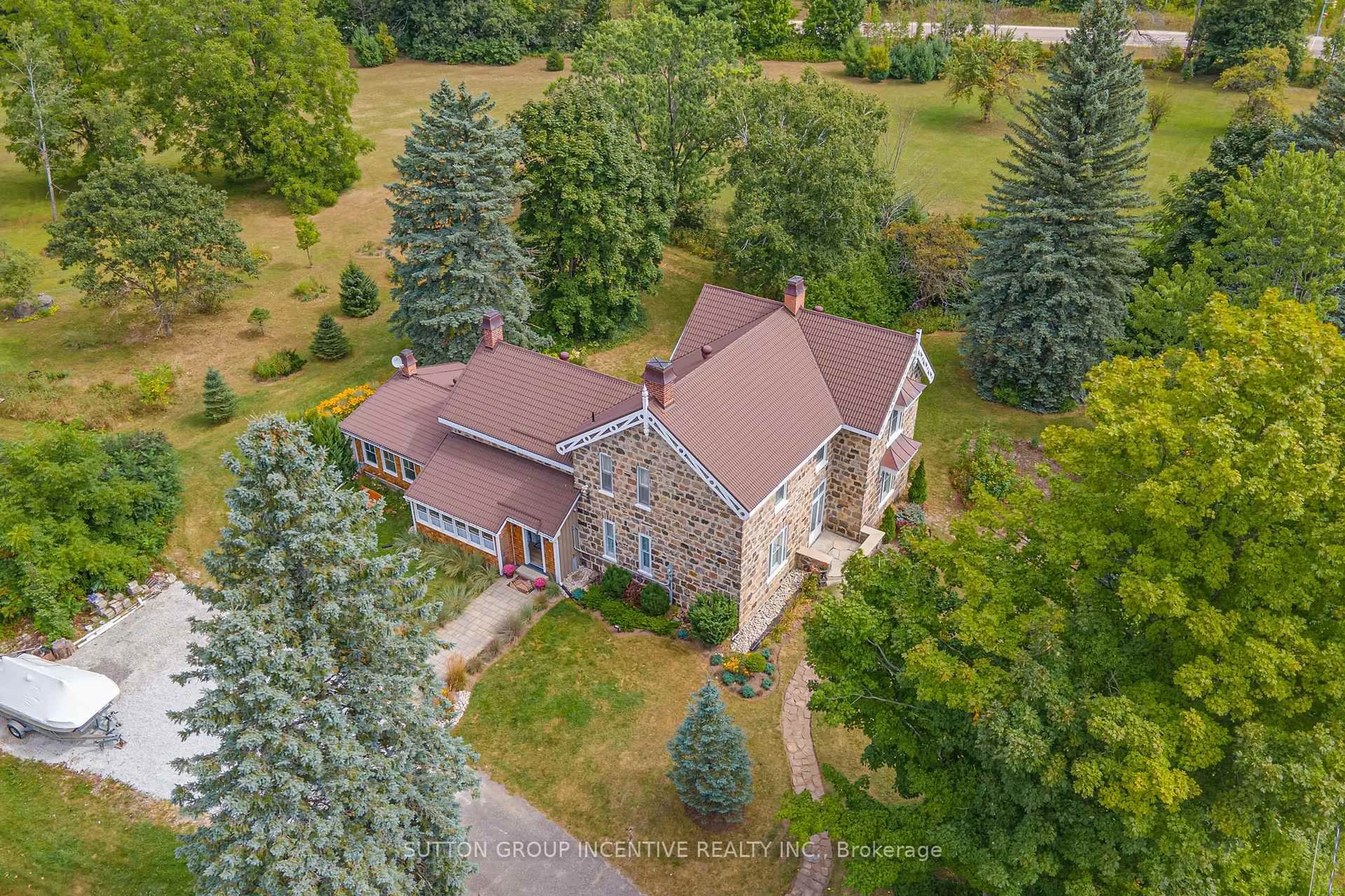 A pic from outside/outdoor area/front of a property/back of a property/a pic from drone, building for 1680 Hwy 26, Springwater Ontario L0L 1Y2