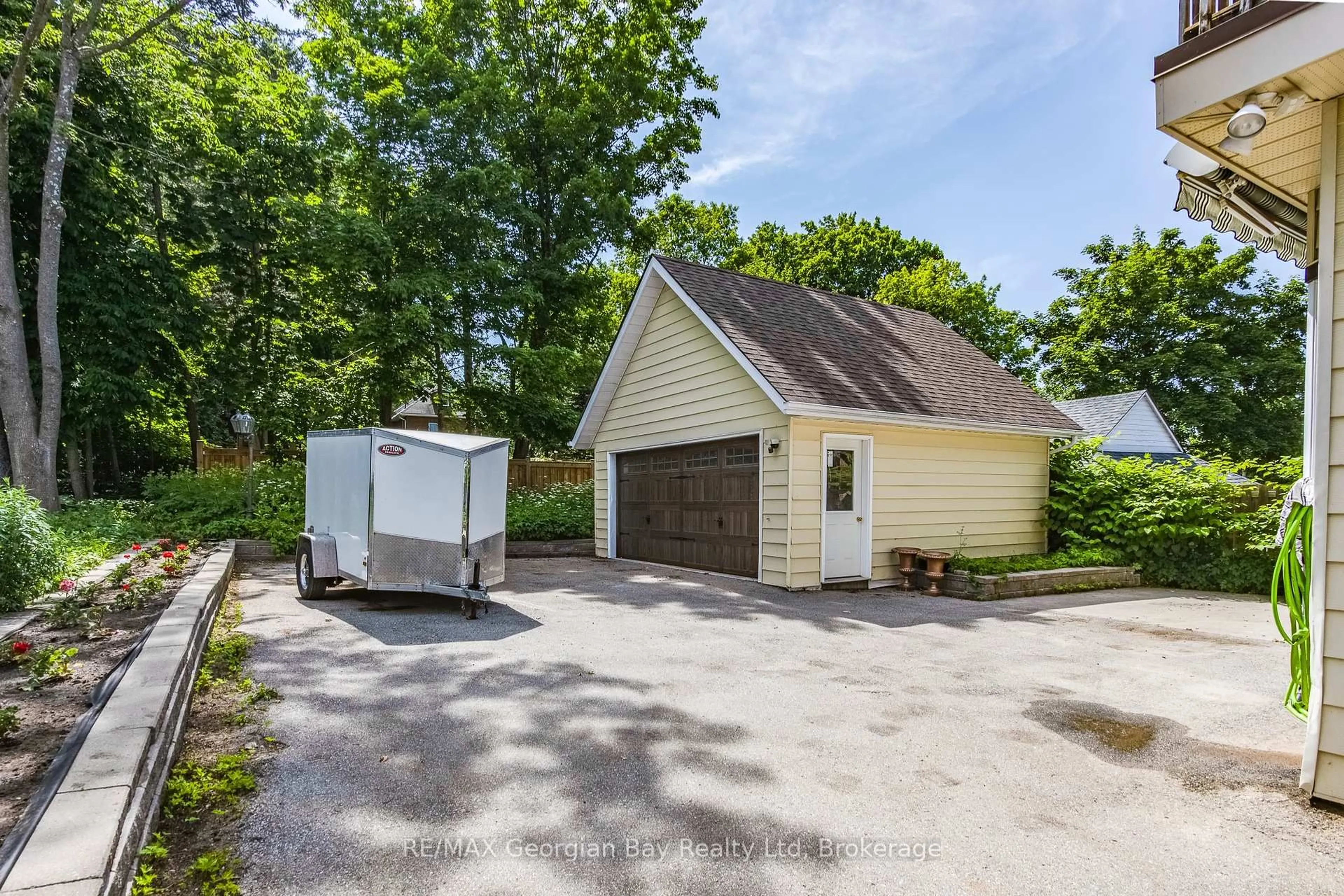 Shed for 324 Second St, Midland Ontario L4R 3R3