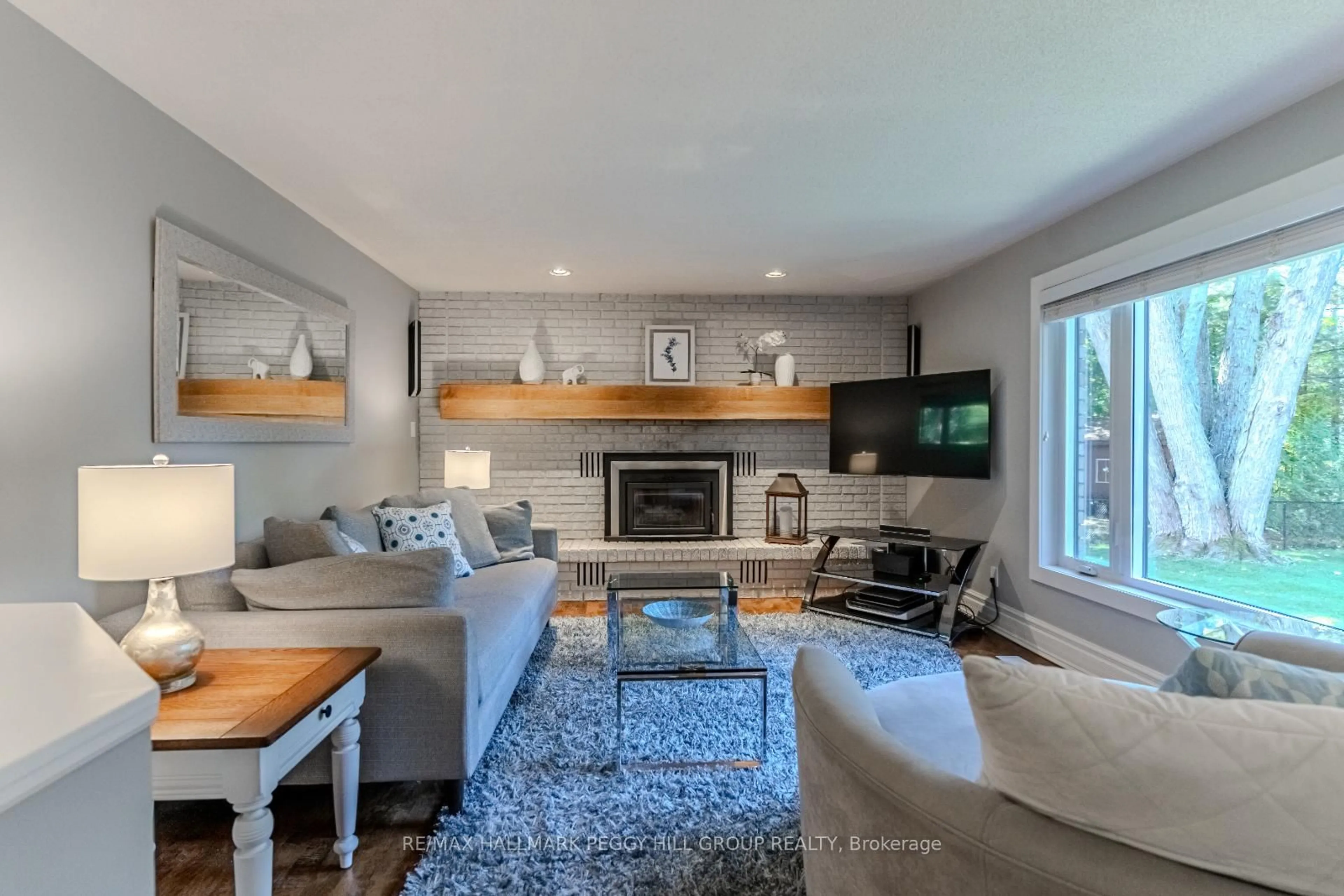 Living room with furniture, unknown for 48 Lawrence Ave, Springwater Ontario L9X 0C6