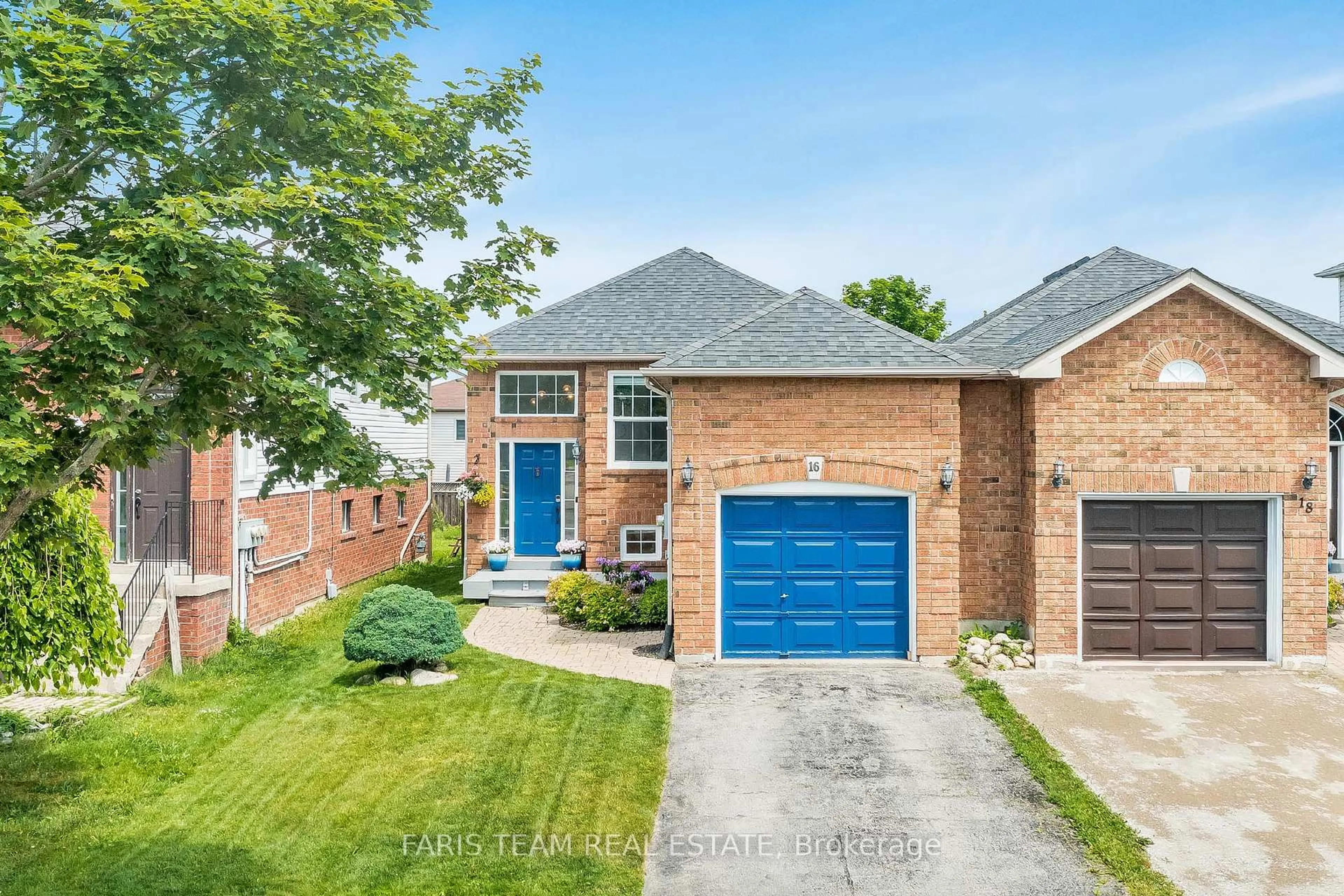 Home with brick exterior material, street for 16 Athabaska Rd, Barrie Ontario L4N 8C9