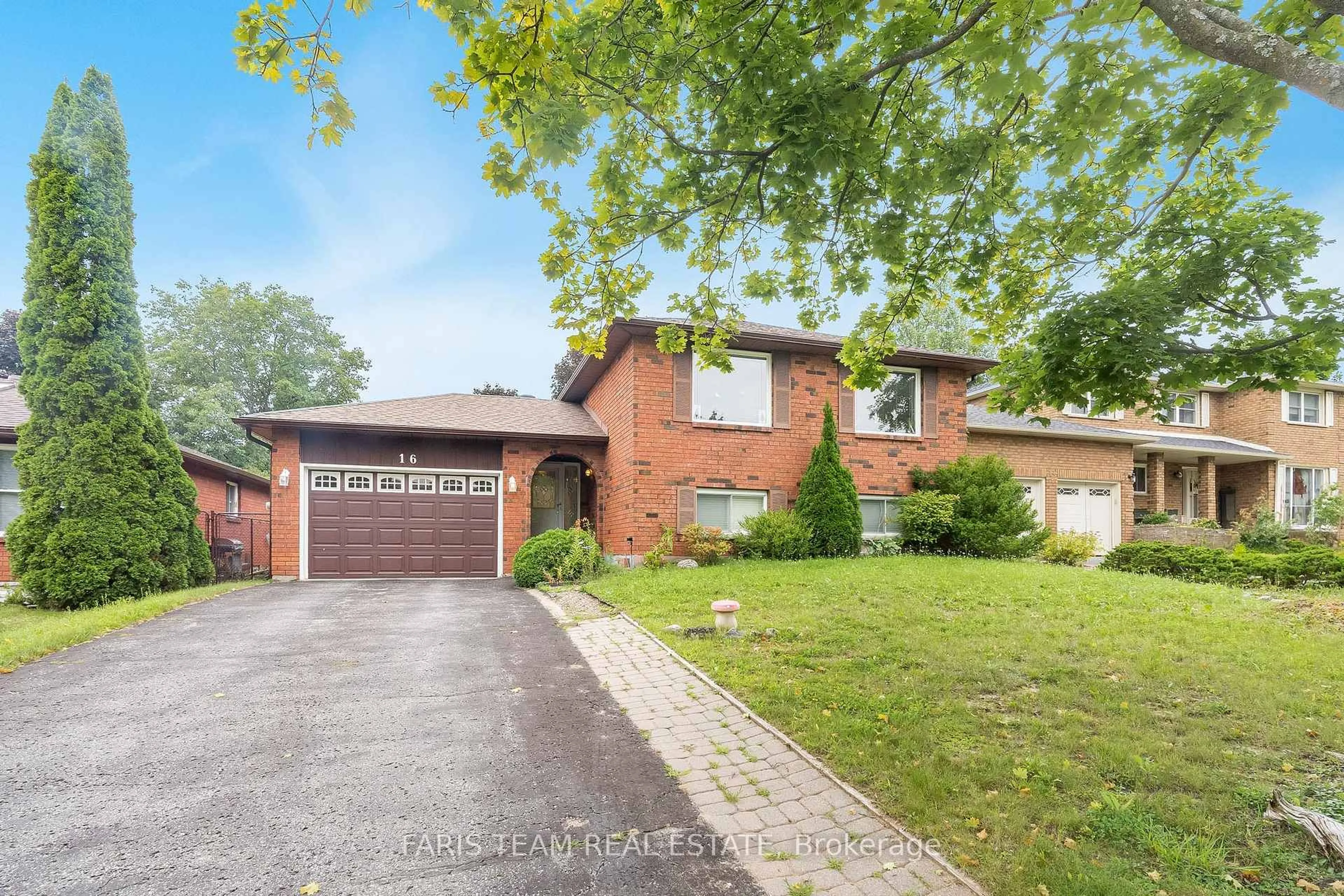 Home with brick exterior material, street for 16 Richler Cres, Barrie Ontario L4N 6E6