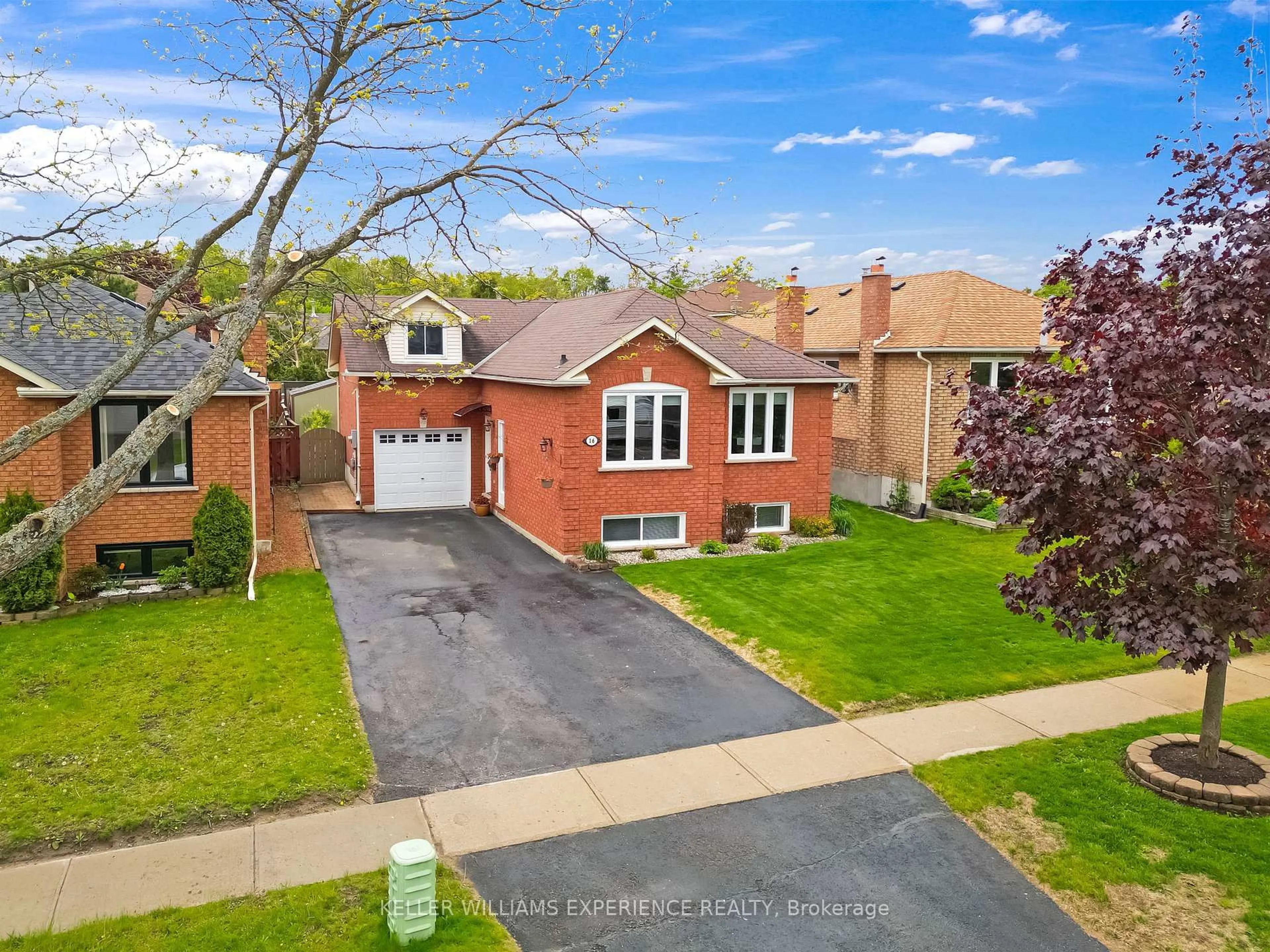 Home with brick exterior material, street for 16 Balliston Rd, Barrie Ontario L4N 6Z6
