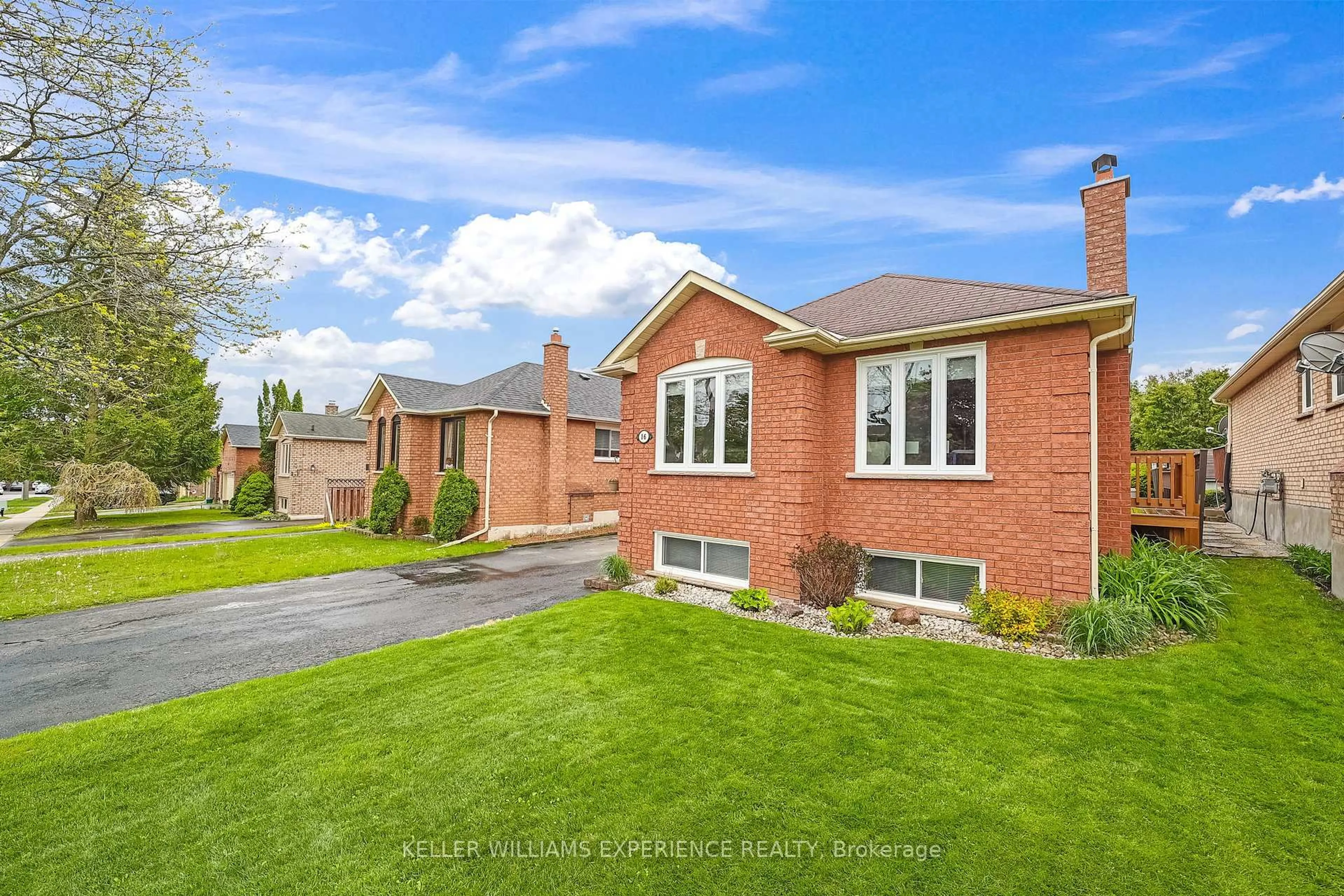 Home with brick exterior material, street for 16 Balliston Rd, Barrie Ontario L4N 6Z6